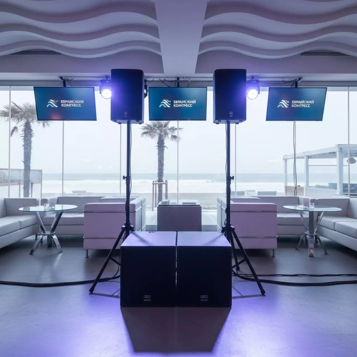 Аренда Комплект звуковой 5 кВт Nova Visio VS 212 VS 218 SUB в пляжном клубе Del Mar — ART SPACE