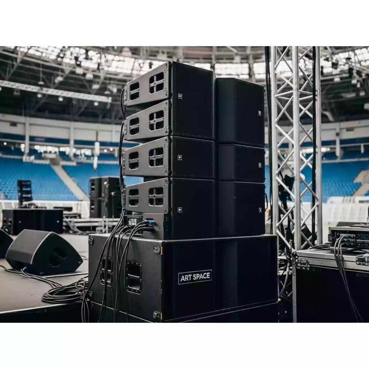 Аренда Комплекта линейного массива RCF 9 кВт на арене «Фишт» — ART SPACE