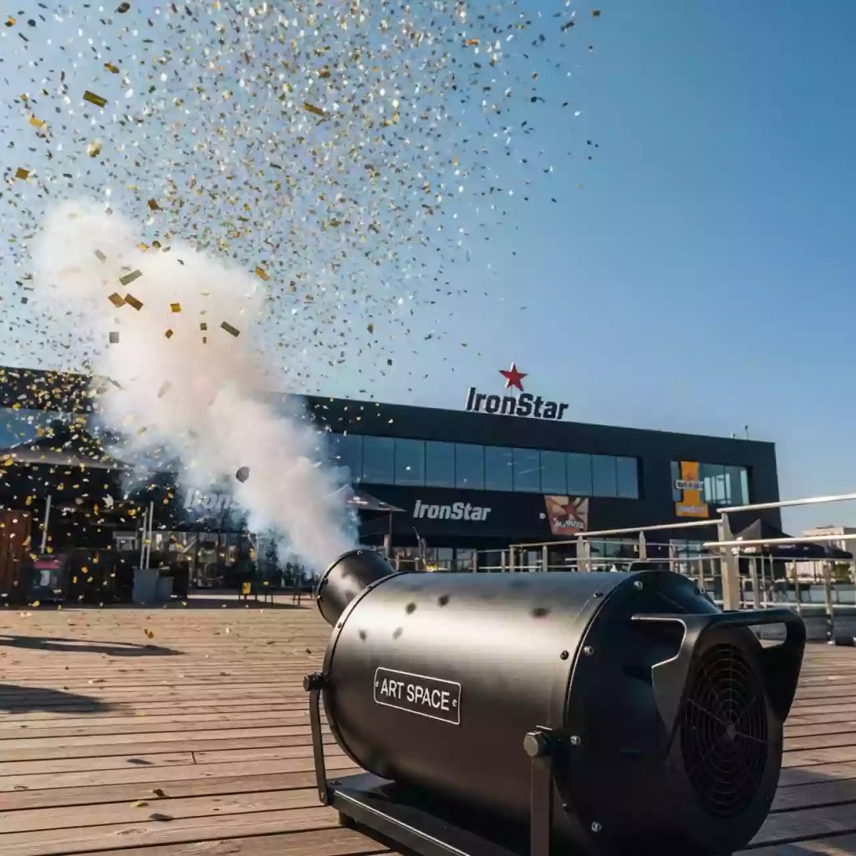 Аренда Конфетти машина с выдувом 10 м в ресторане «Паруса» — ART SPACE