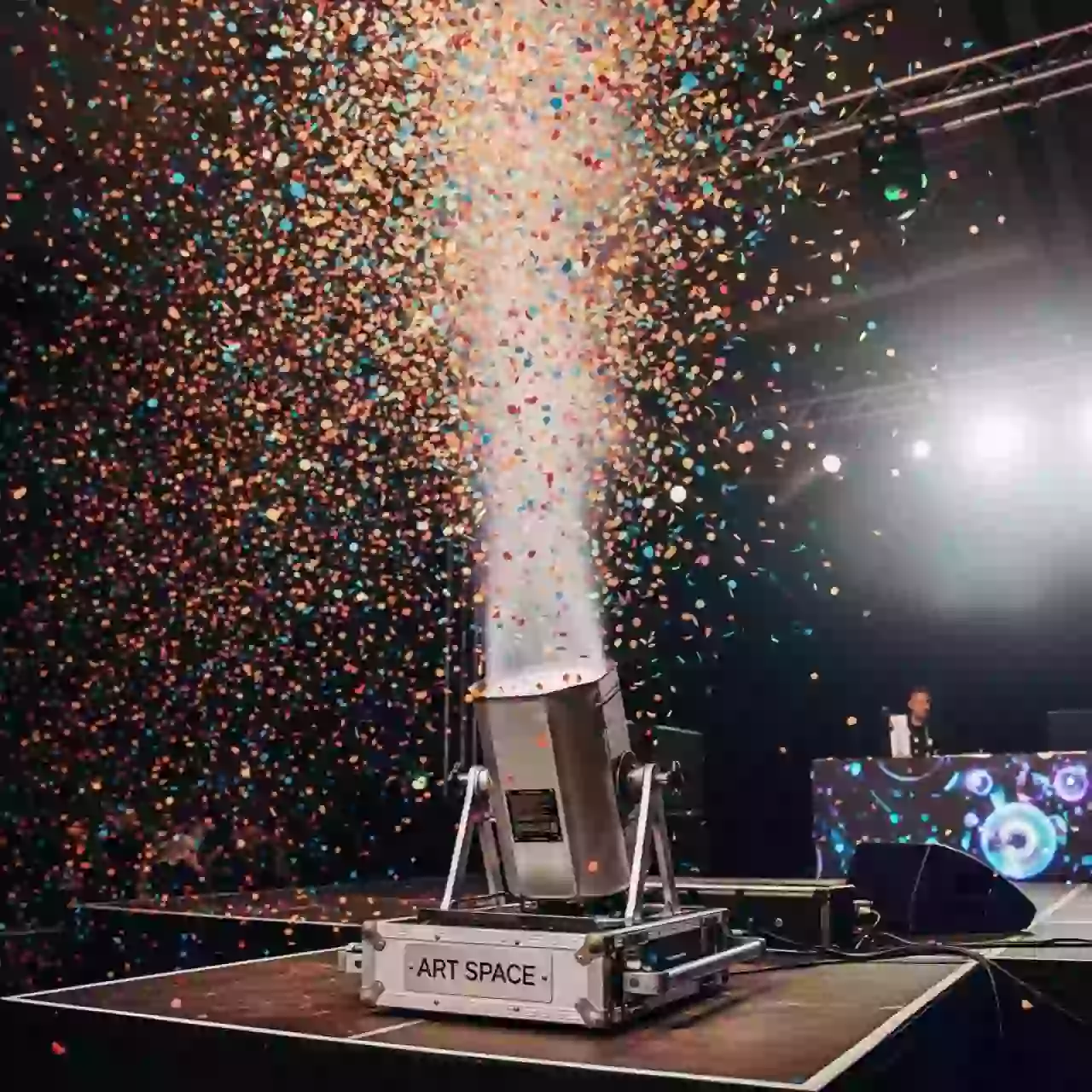 Аренда Конфетти машина выдувная стационарная в Поляна 1389 Отель и Спа — ART SPACE