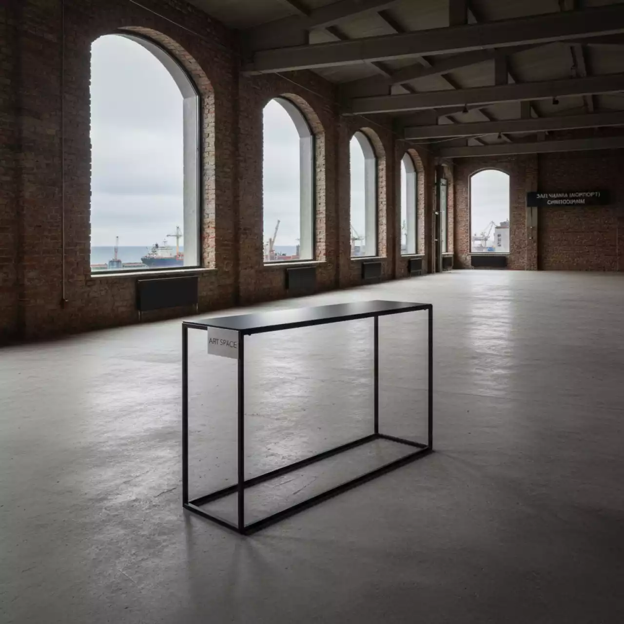 Аренда Консоль DECO Black в зале «Чайка» (Морпорт) — ART SPACE