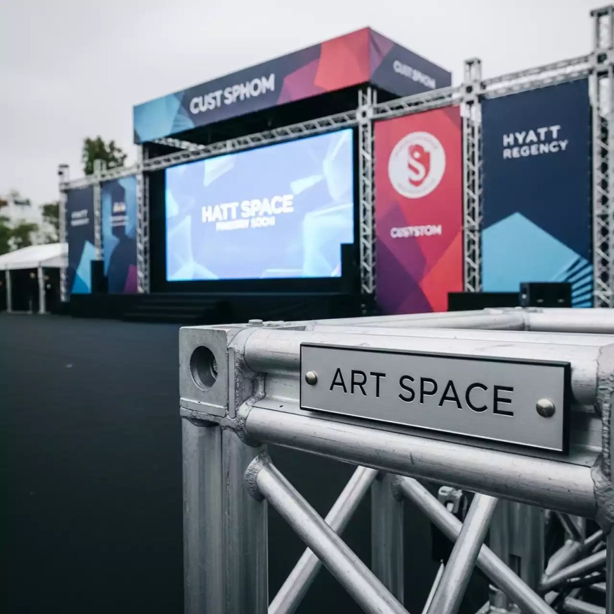 Аренда Конструкции для баннеров и экранов в отеле Hyatt Regency Sochi — ART SPACE