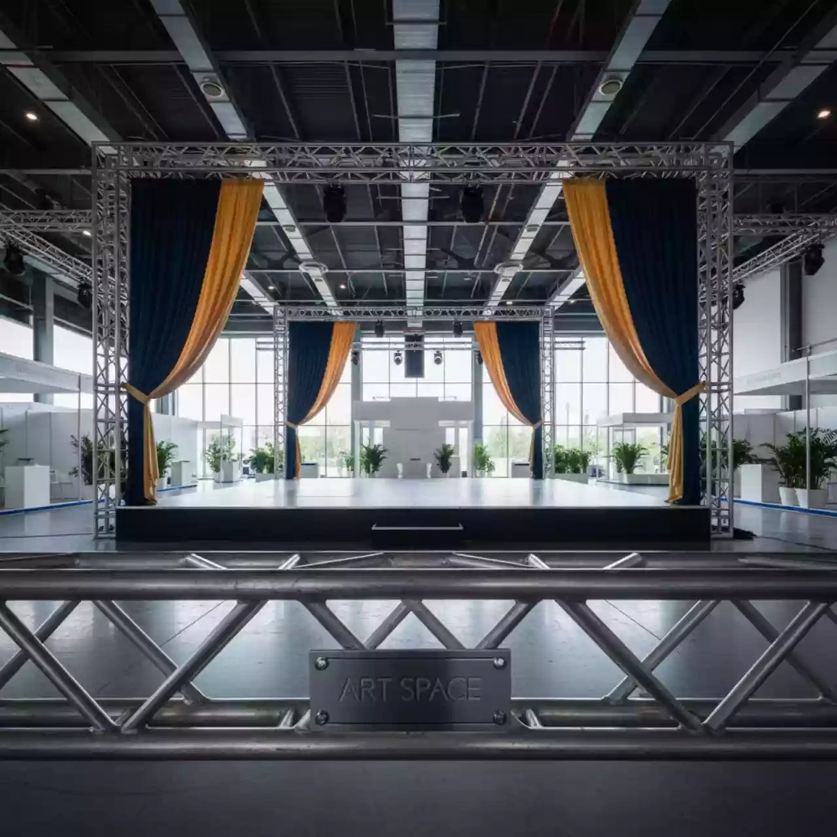 Аренда Конструкция сценическая в ледовой арене «Шайба» — ART SPACE