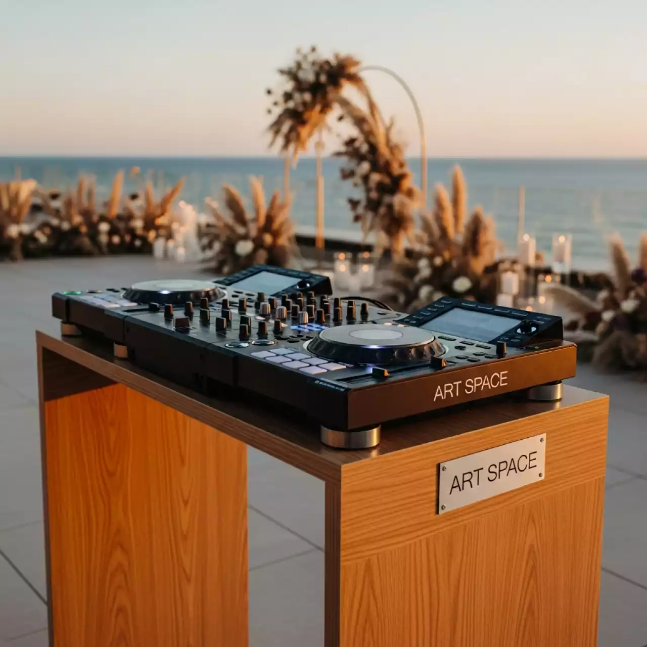 Аренда Контроллеры DJ в Radisson Collection Paradise — ART SPACE