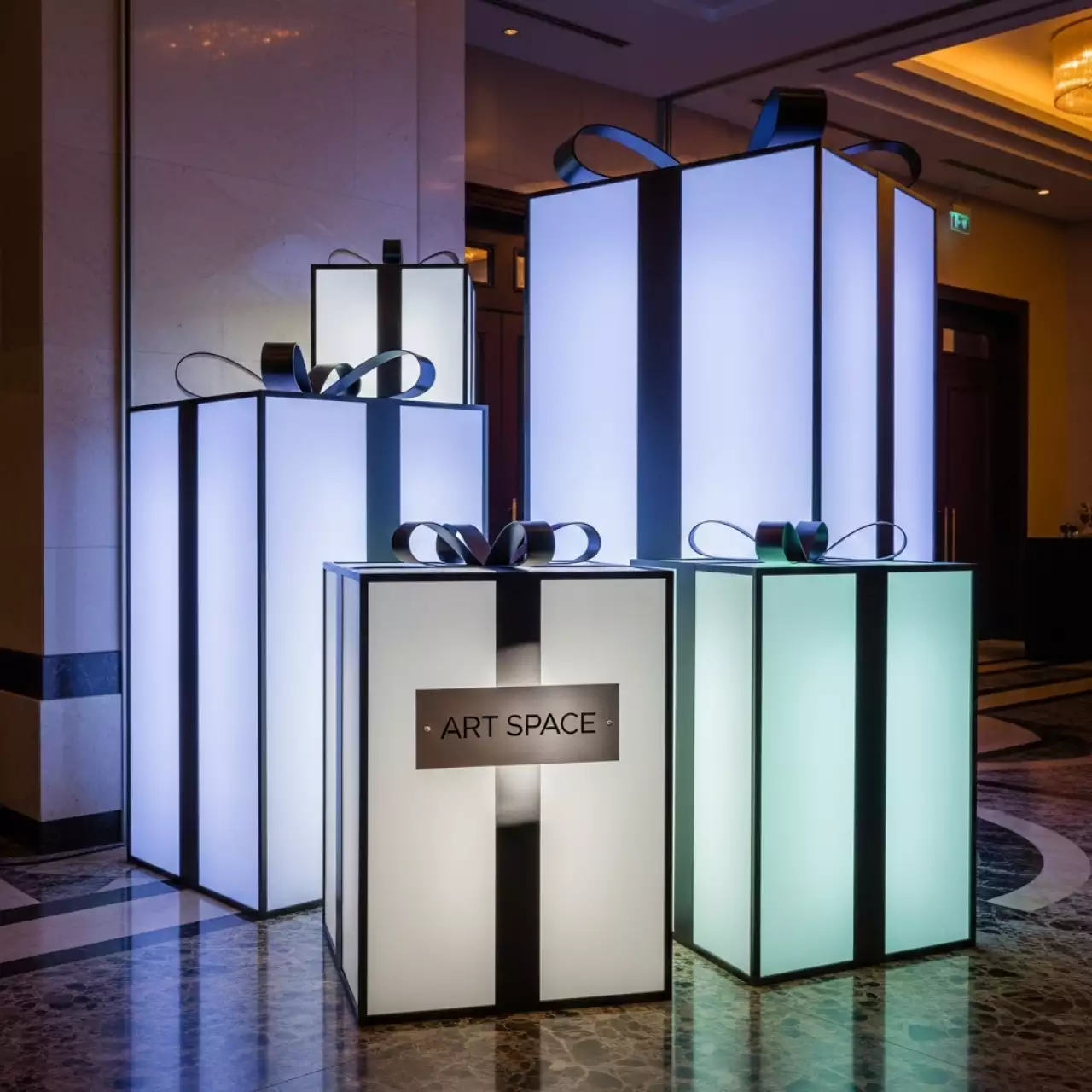 Аренда Коробки с подсветкой новогодние в отеле Hyatt Regency Sochi — ART SPACE