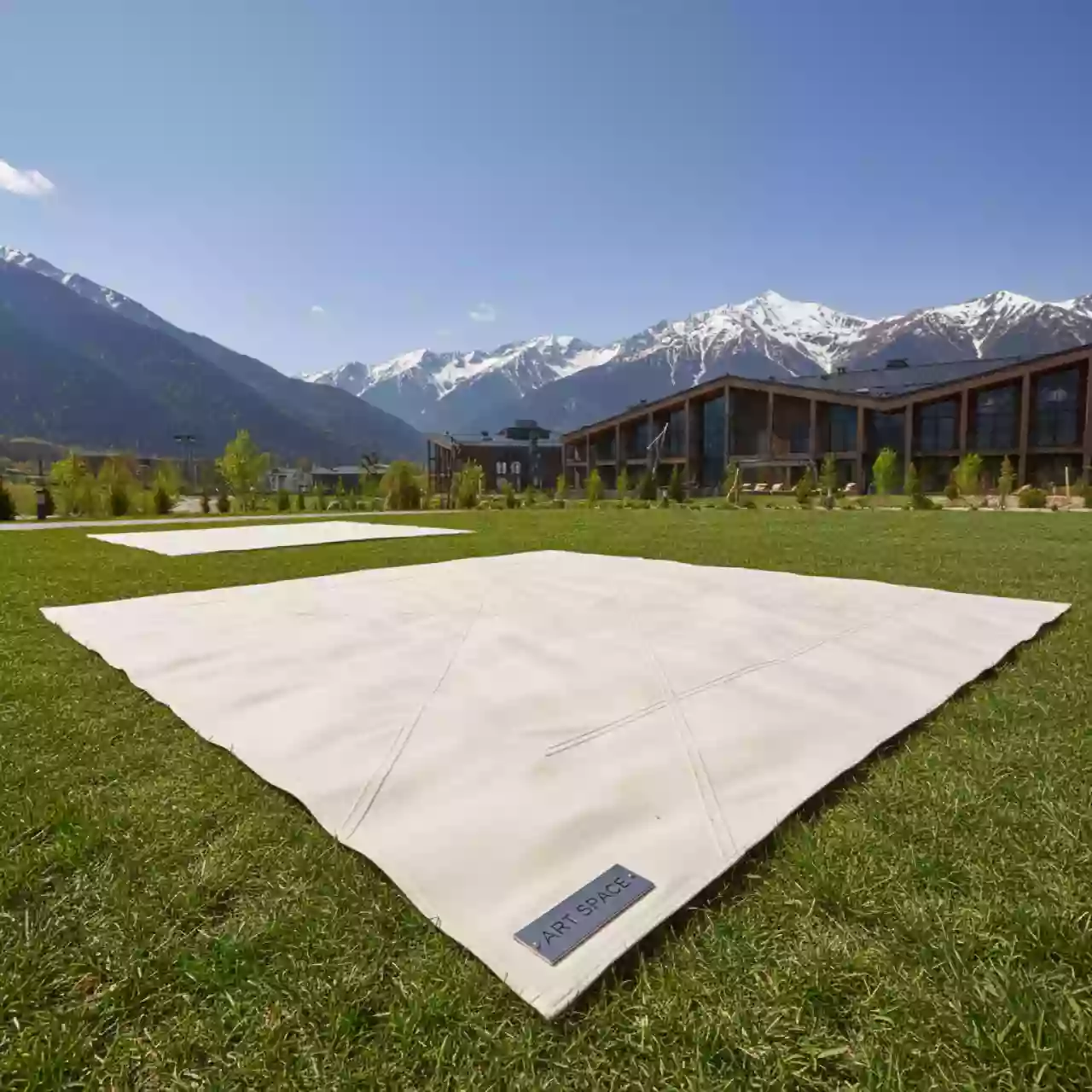 Аренда Коврик для пикника Green Glade Р 9012 2х2 м в Поляна 1389 Отель и Спа — ART SPACE