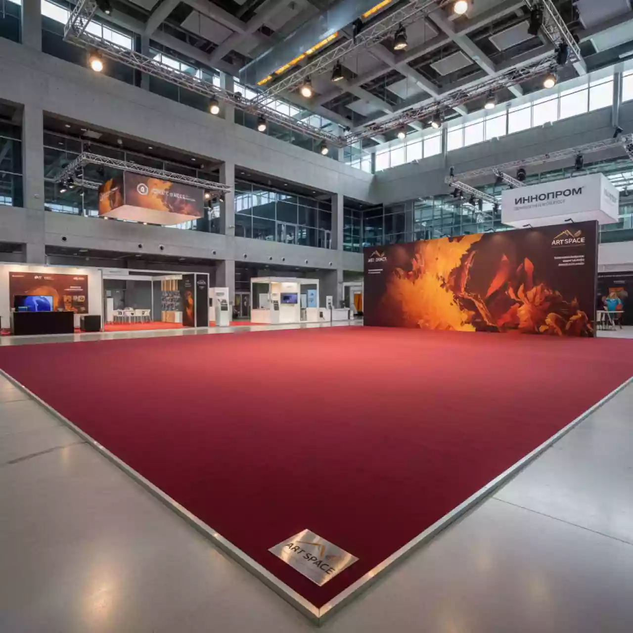 Аренда Ковролин красный 20 м² в ледовом дворце «Большой» — ART SPACE