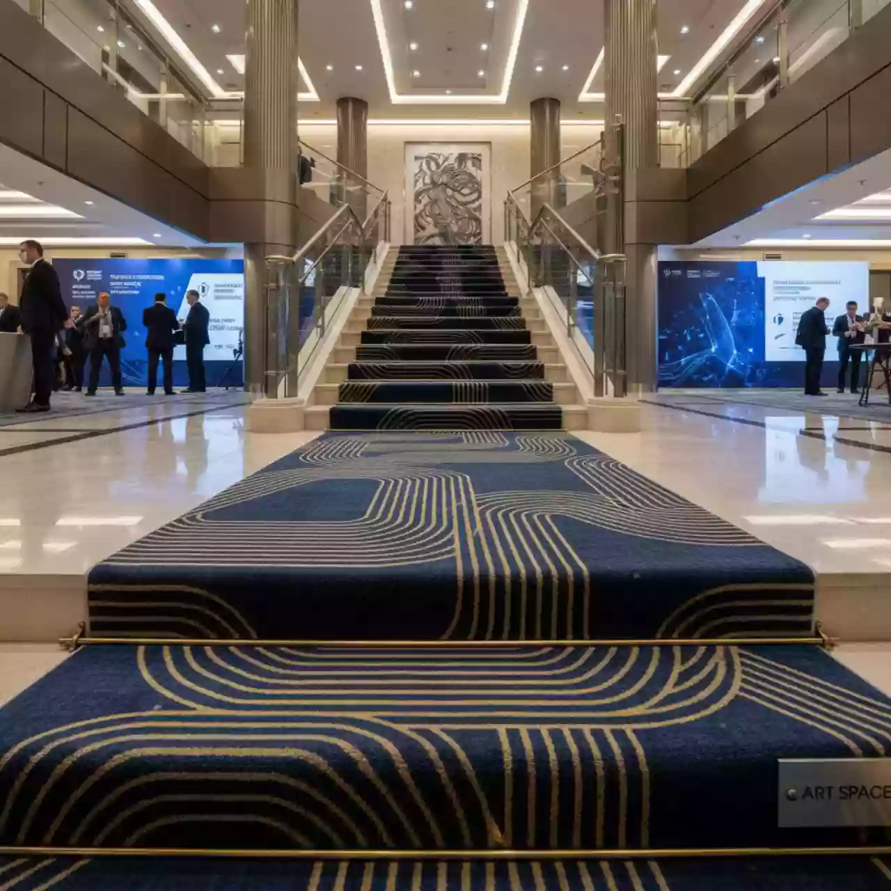 Аренда Ковровая дорожка для лестницы 20 м² в отеле Hyatt Regency Sochi — ART SPACE