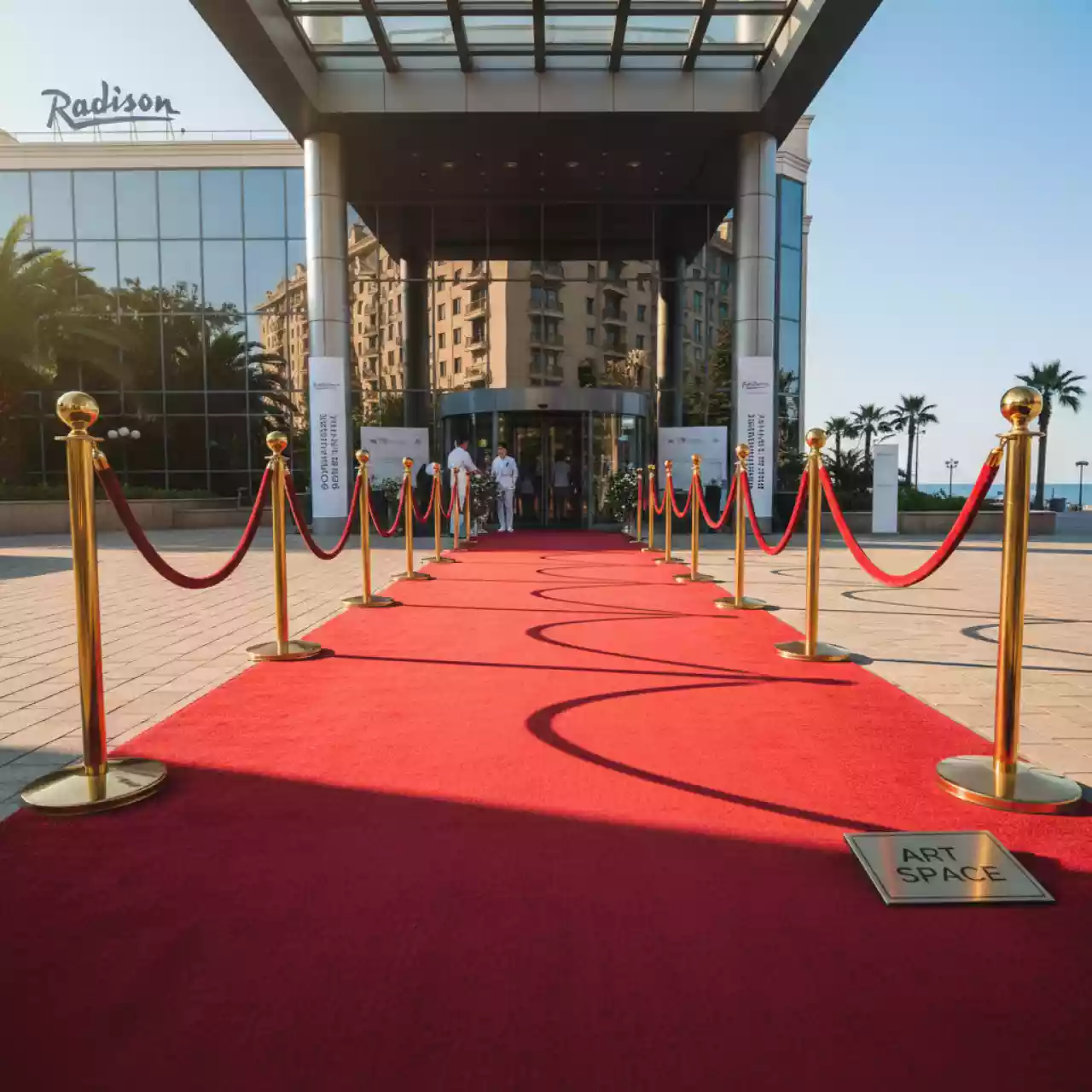 Аренда Ковровая дорожка красная в отеле Radisson Lazurnaya — ART SPACE