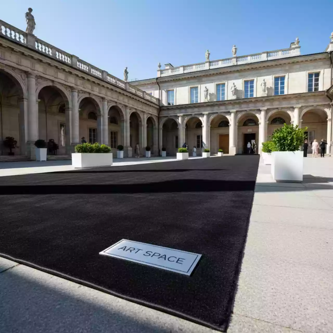 Аренда Ковровое покрытие ковролин черный в усадьбе Голицына — ART SPACE