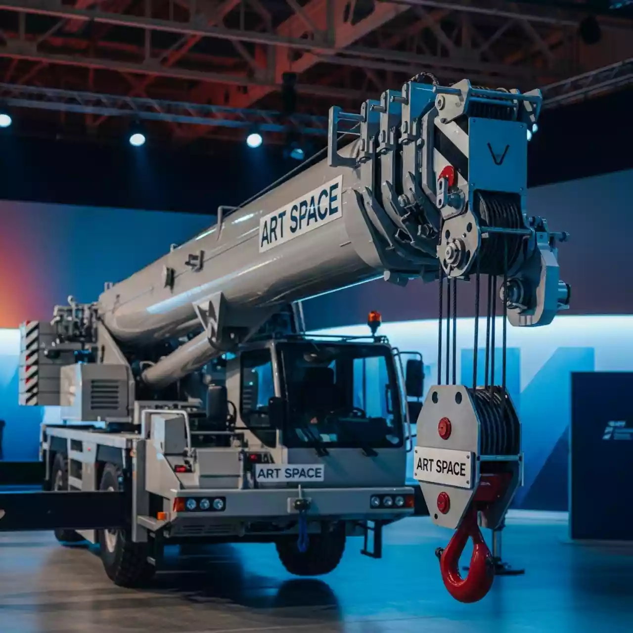 Аренда Кран Операторский в Зале «Чайка» (Морпорт) – Квиз для Веселого Отдыха! — ART SPACE