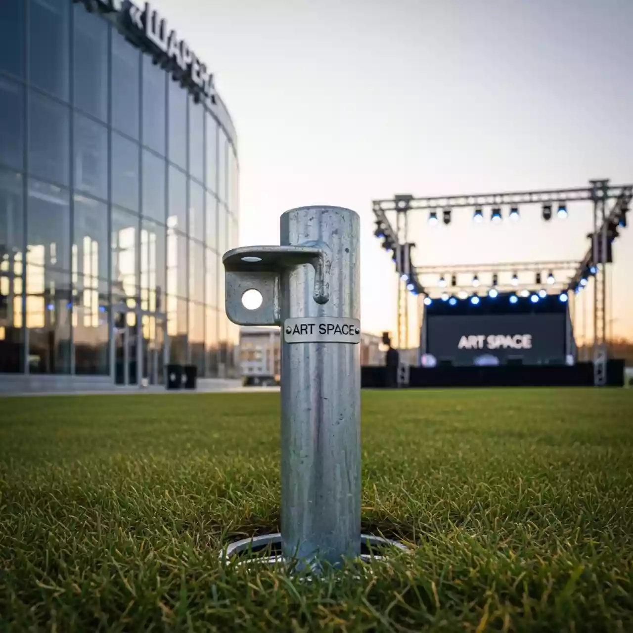 Аренда Крепление для зонта в грунт Agojet в ледовой арене «Шайба» — ART SPACE