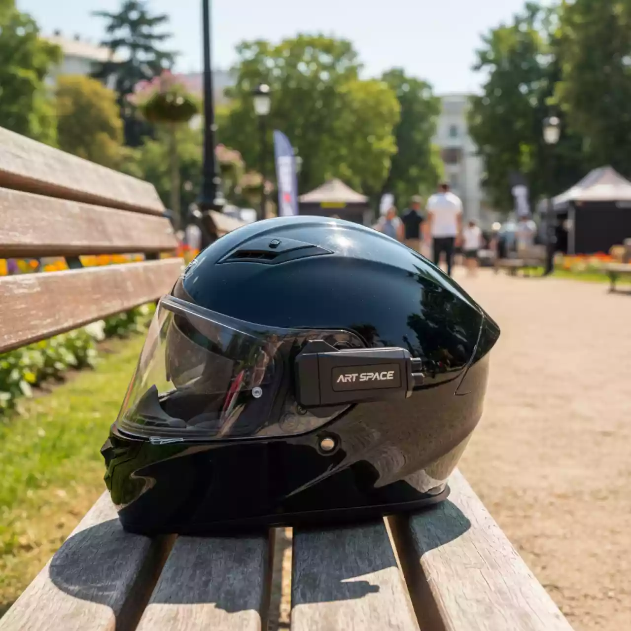 Аренда Крепления липучки для поверхности или шлема в парке «Ривьера» — ART SPACE