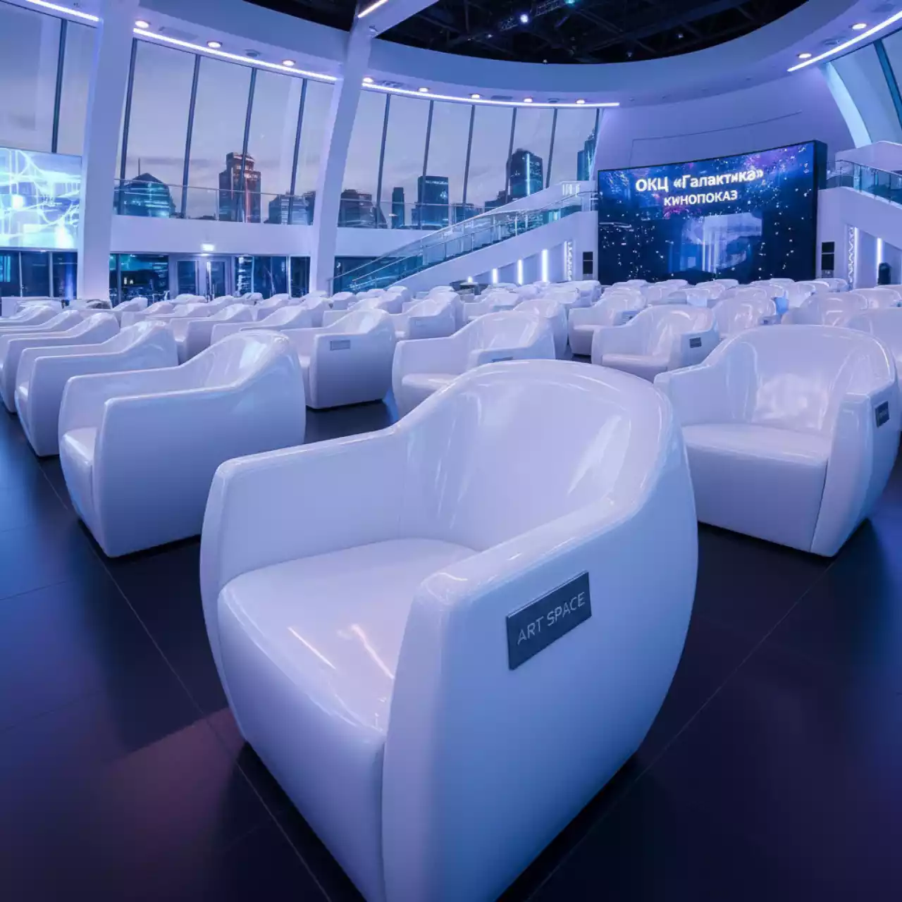 Аренда Кресла белые в ОКЦ «Галактика» — ART SPACE