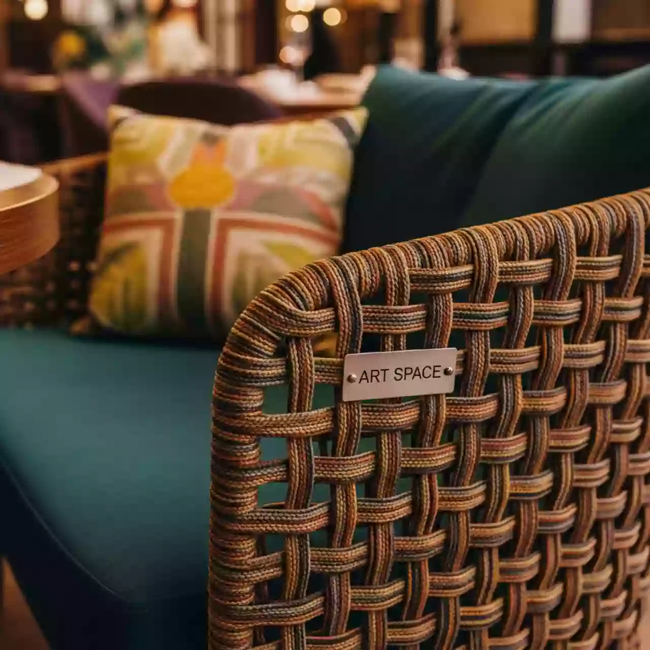 Аренда Кресла лаунж плетеное с подушками Daisy Rope в ресторане «Магадан» — ART SPACE