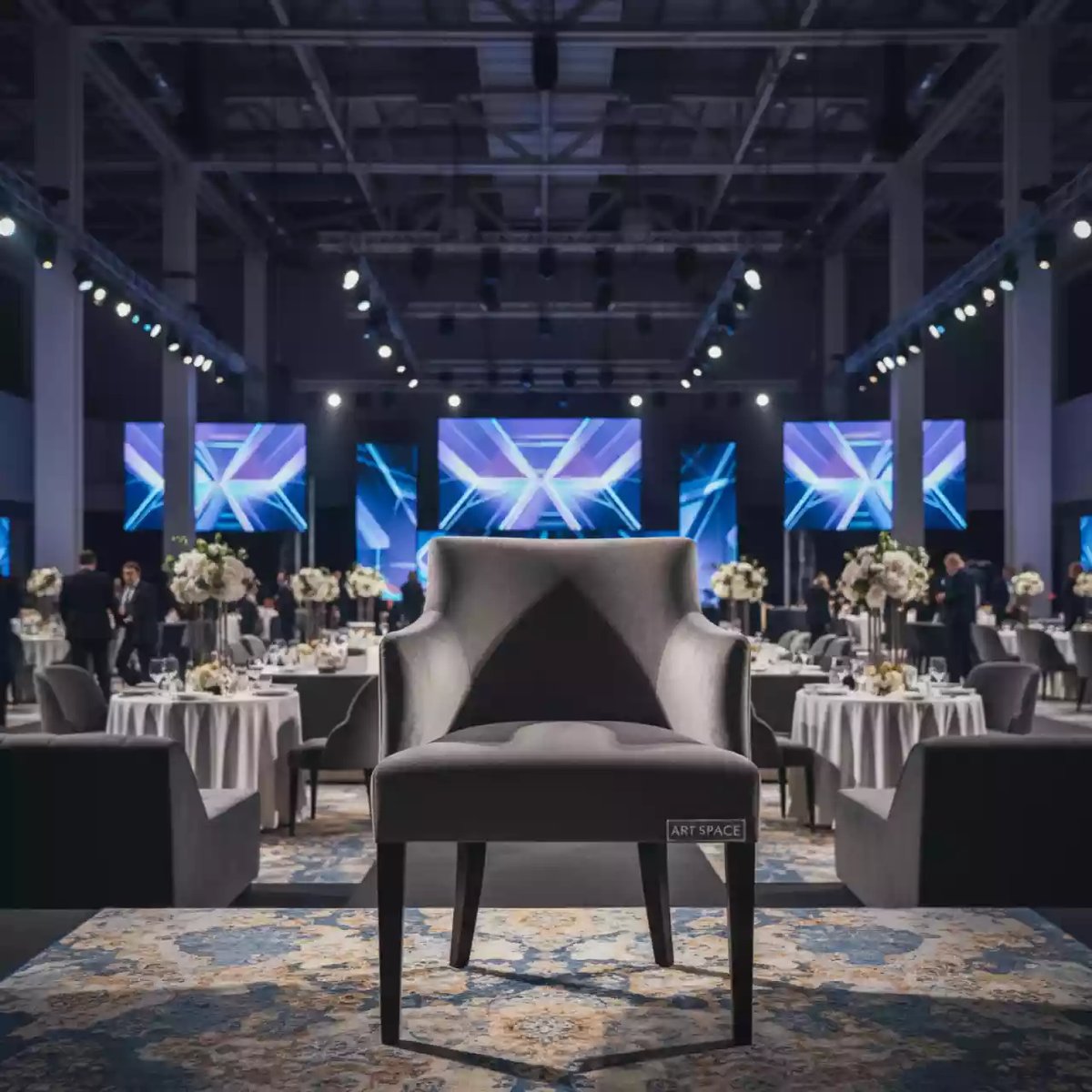 Аренда Кресла Opal темно серое велюр в VK Stadium Sirius — ART SPACE