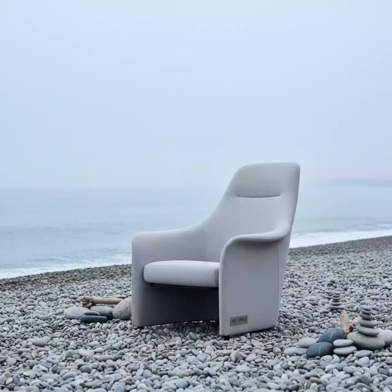 Аренда Кресло Абри серое на пляже «Маяк» — ART SPACE