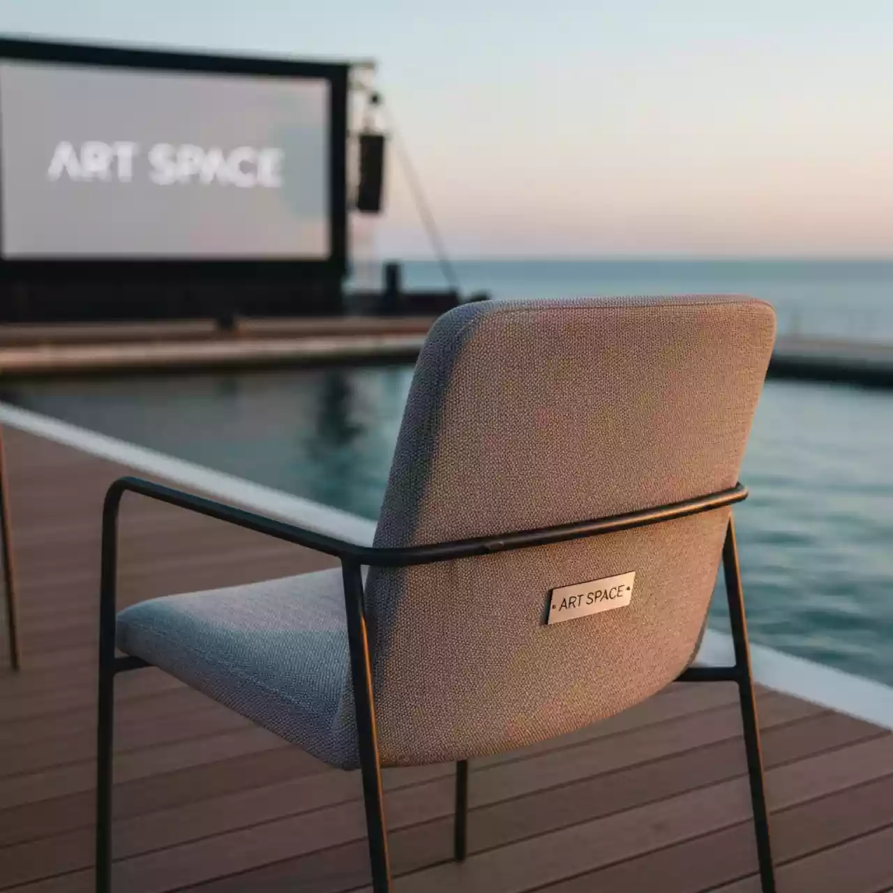 Аренда Кресло Ari с обивкой на парусной регате (Сочи) — ART SPACE