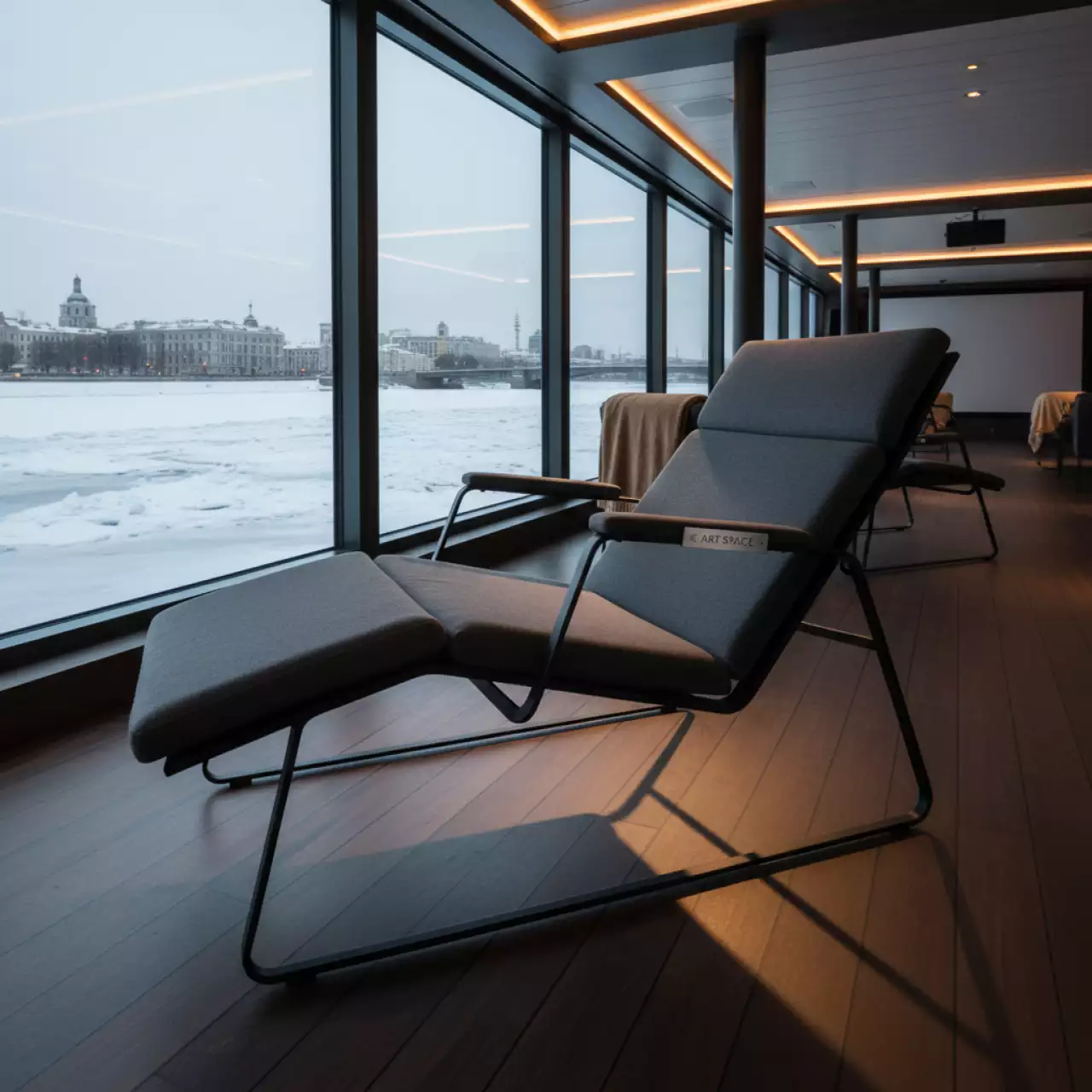 Аренда Кресло B01 на теплоходе «Дагомыс» — ART SPACE