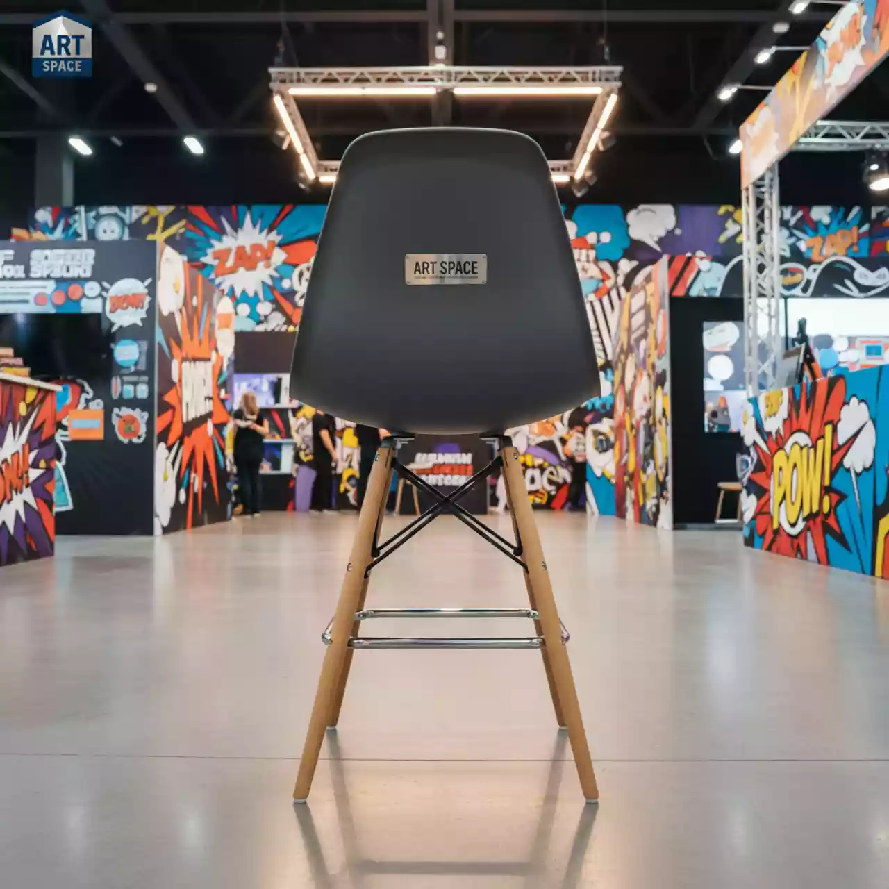 Аренда Кресло барное Eames DAW серое в Mercure Сочи Центр — ART SPACE