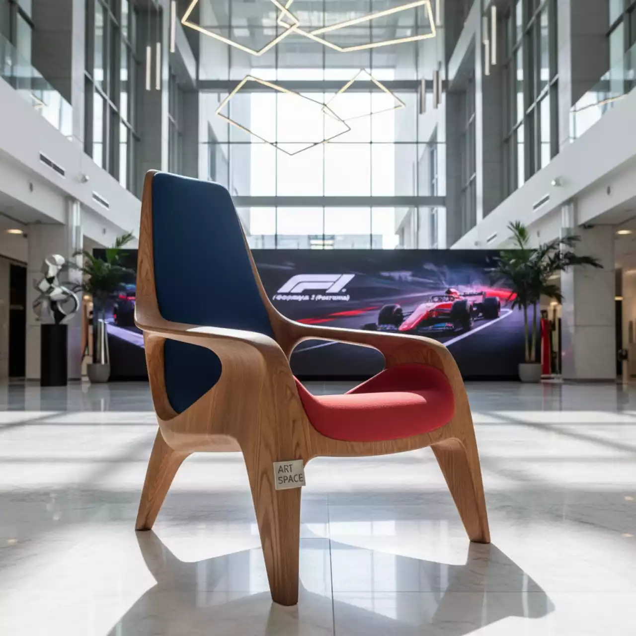 Аренда Кресло Baroyan из массива дуба в гранд-отеле «Жемчужина» — ART SPACE