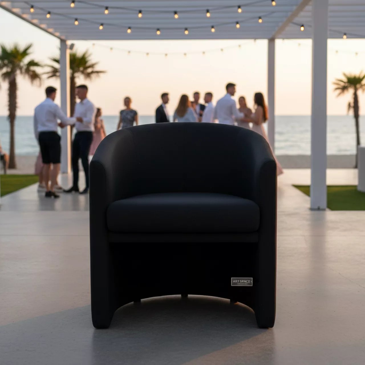 Аренда Кресло Barrel черное в пляжном комплексе VinoGrad — ART SPACE