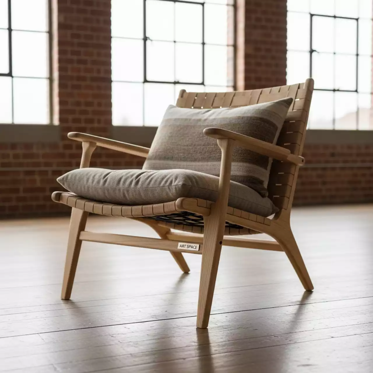 Аренда Кресло деревянное плетеное с подушкой Nora в лофте «Студия 21» — ART SPACE