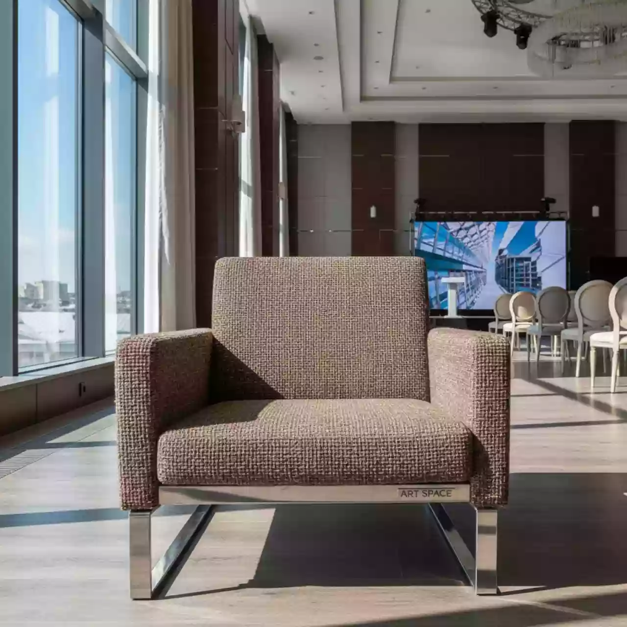 Аренда Кресло Heln коричневая рогожка в конгресс-холле отеля Жемчужина — ART SPACE