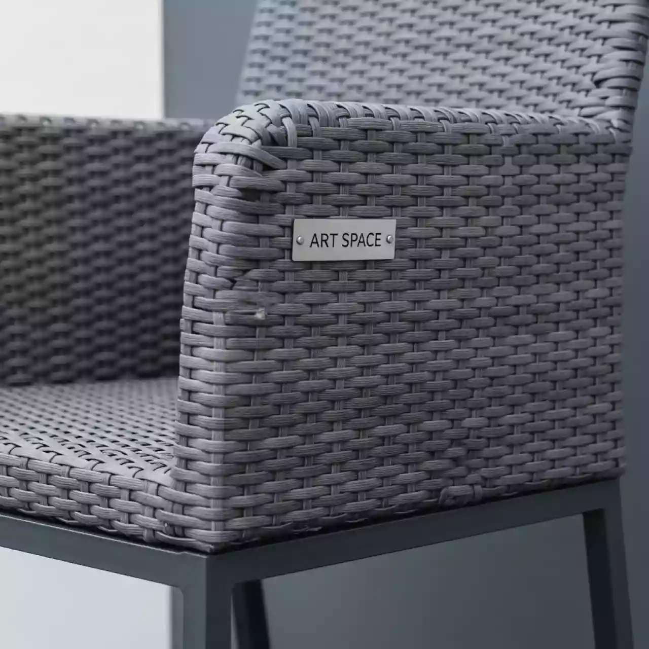 Аренда Кресло из искусственного ротанга серое в ресторане «Voda» — ART SPACE