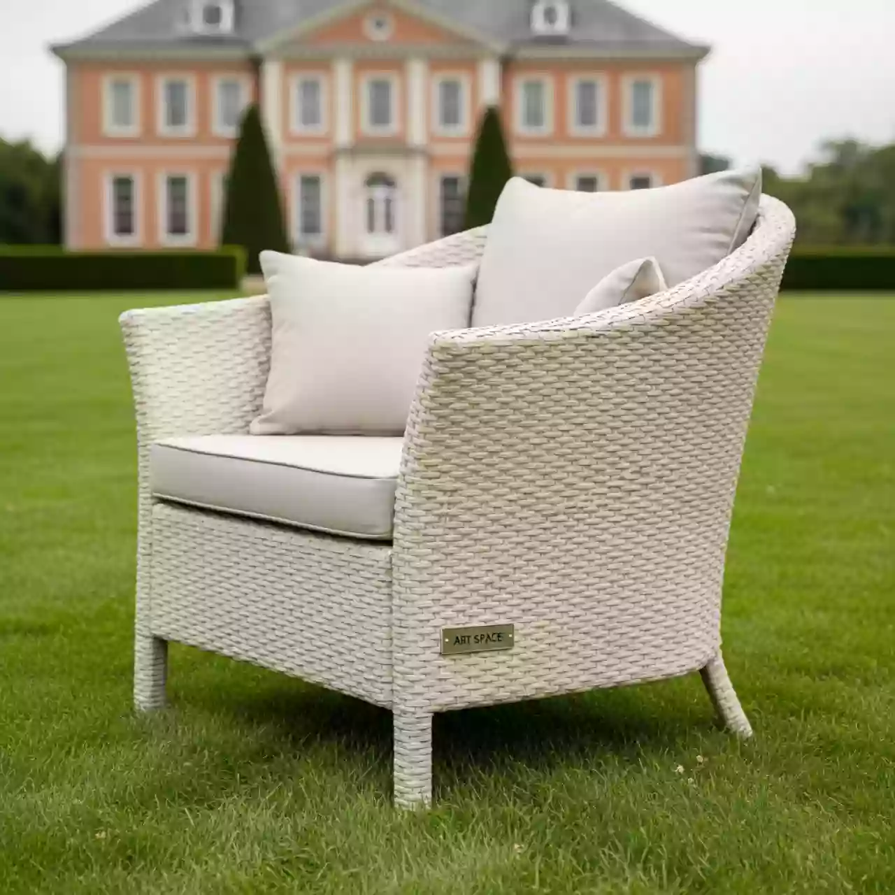 Аренда Кресло из искусственного ротанга Sevilla слоновая кость в усадьбе Голицына — ART SPACE