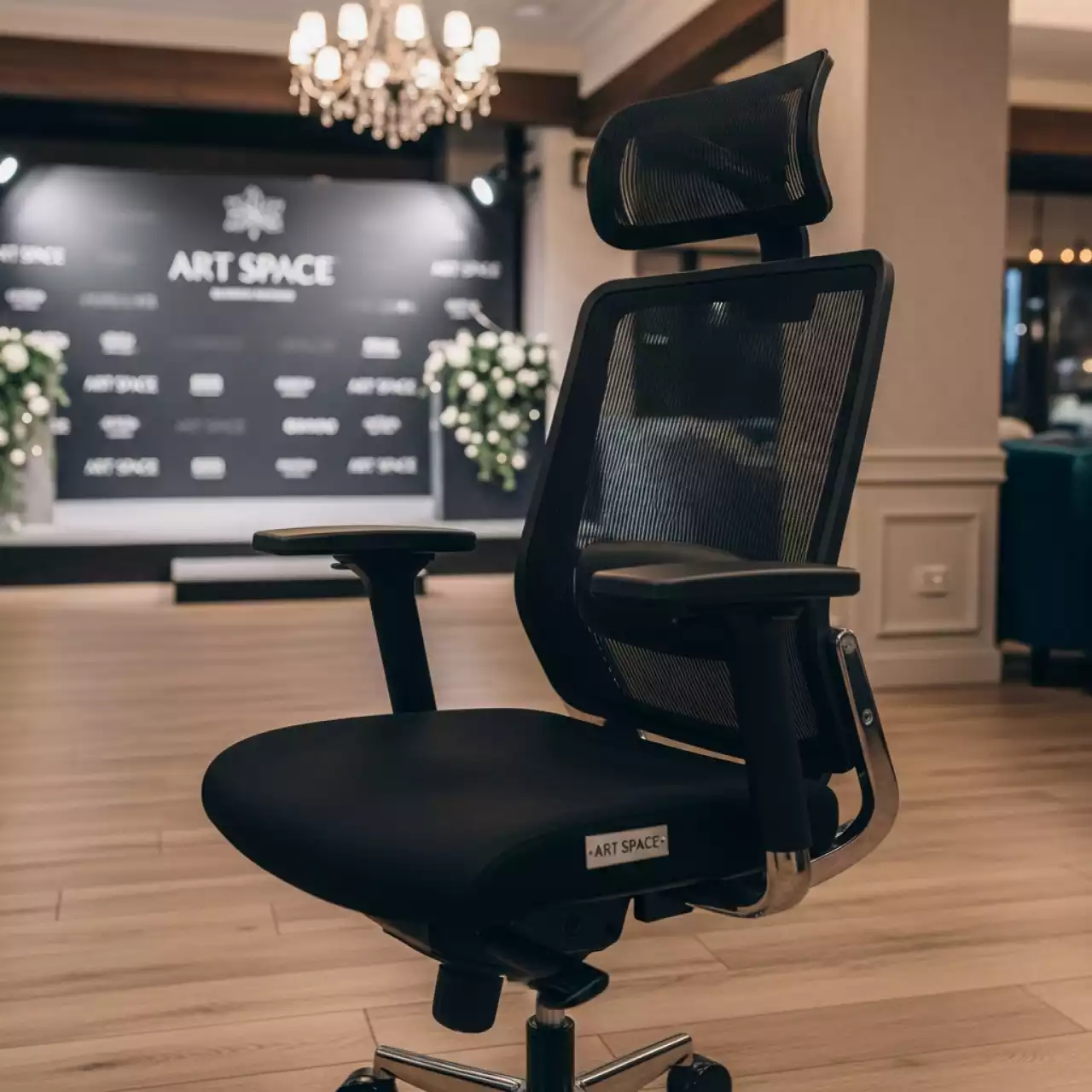 Аренда Кресло Joy Сетка черное в ресторане «Плакучая Ива» — ART SPACE