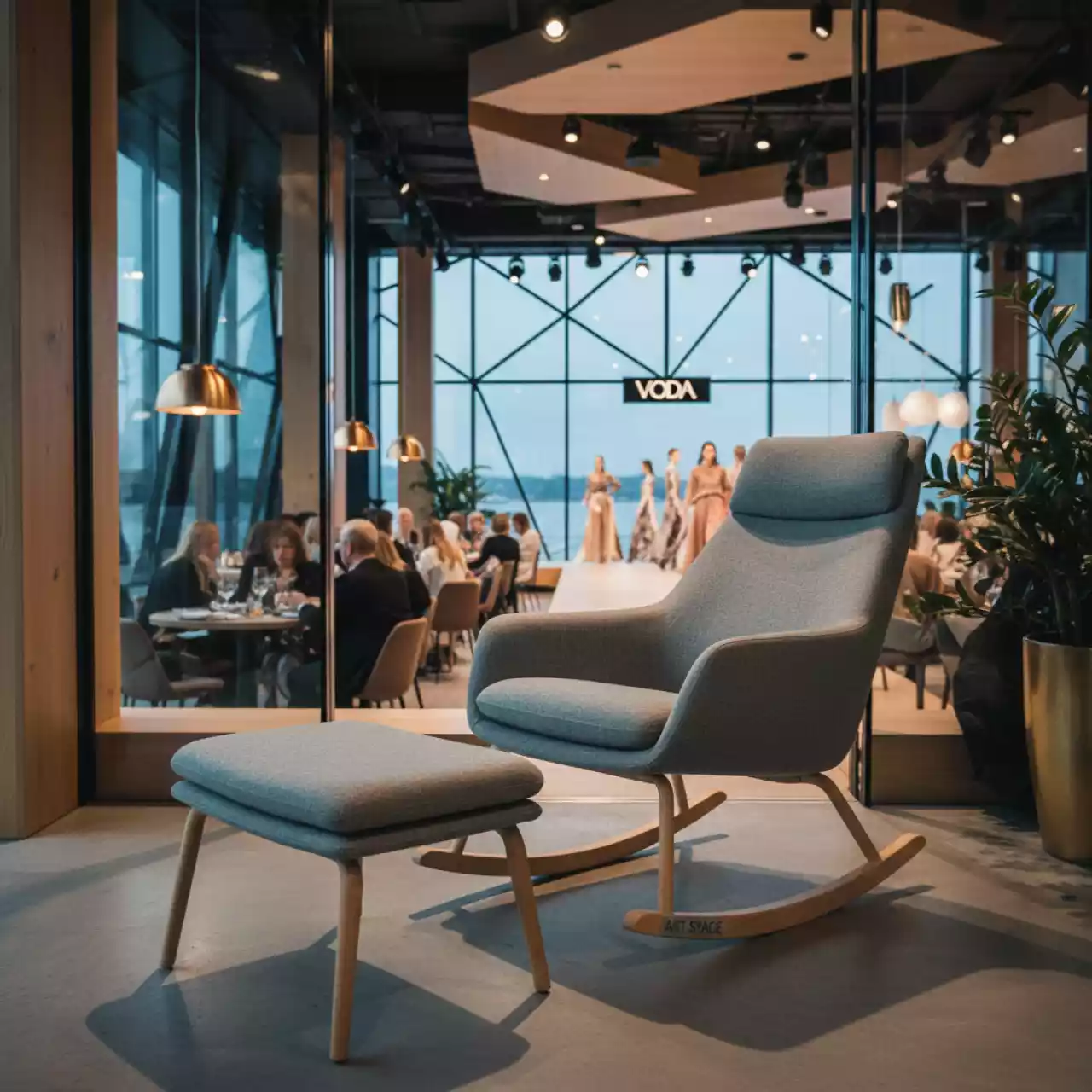 Аренда Кресло качалка с оттоманкой Andrea серый в ресторане «Voda» — ART SPACE