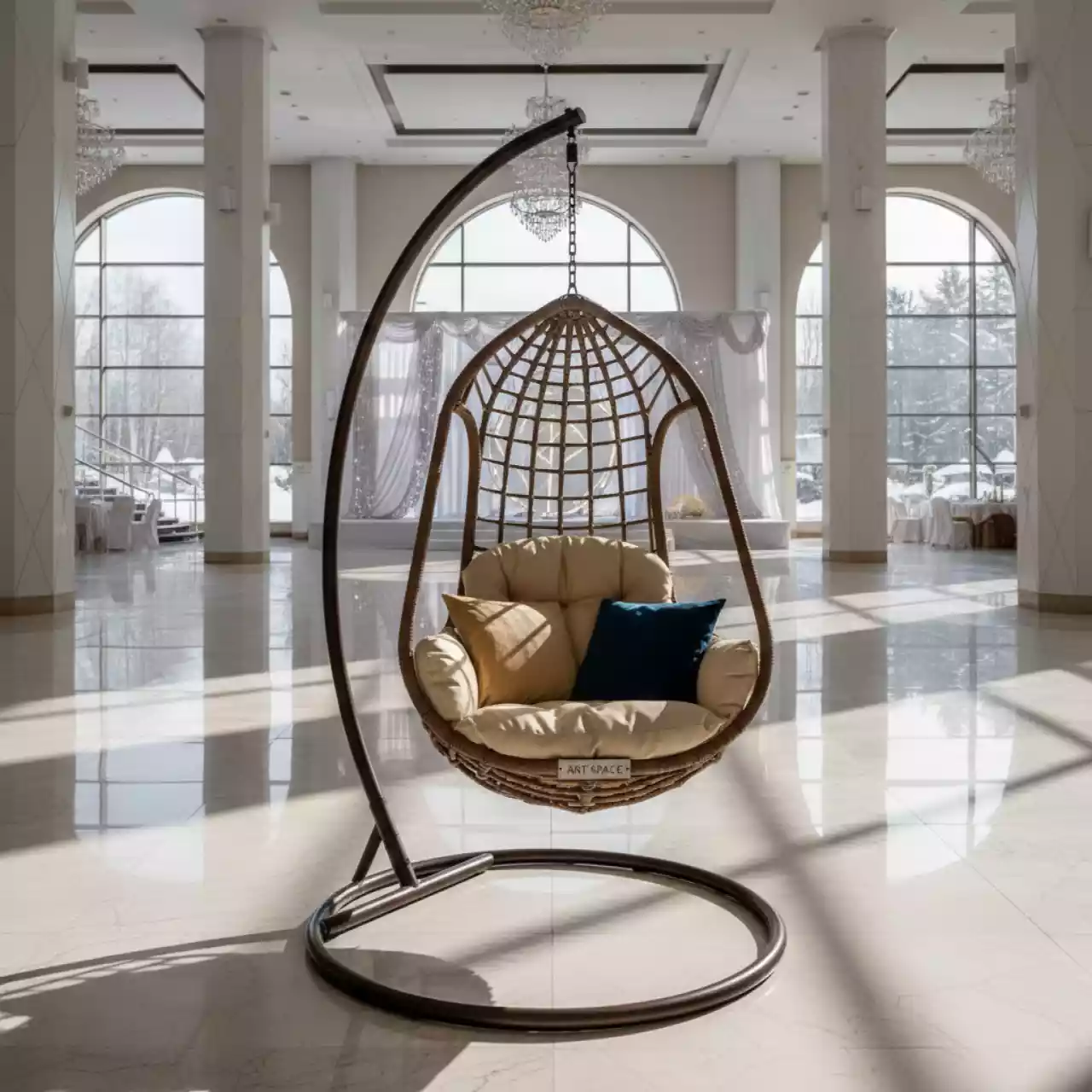 Аренда Кресло кокон подвесное Барселона коричневый каркас в Гранд Отель Сочи — ART SPACE