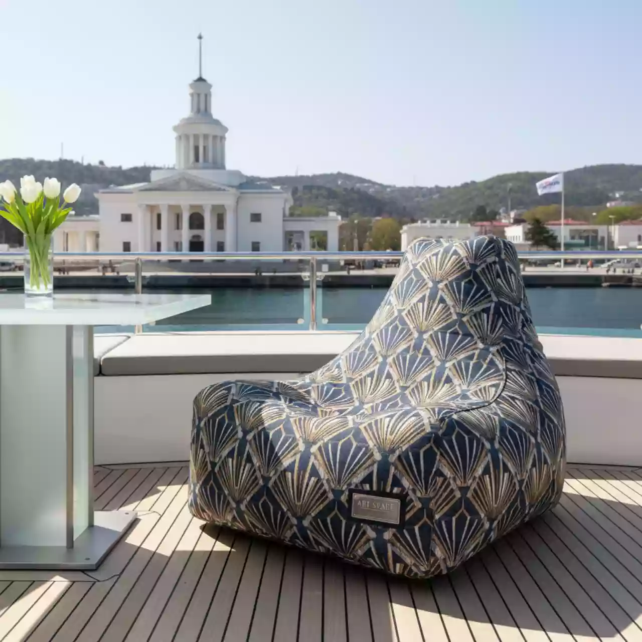 Аренда Кресло мешок Bean bag на VIP теплоходе (Морпорт Сочи) — ART SPACE