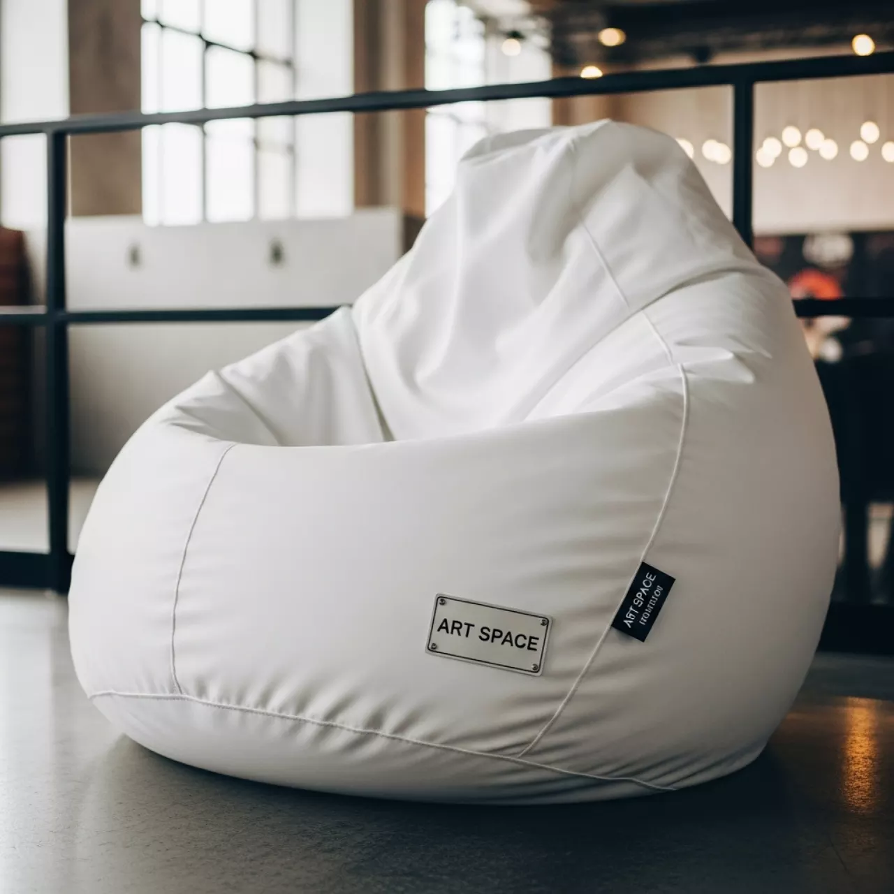 Аренда Кресло мешок Beanbag белое в Courtyard by Marriott Sochi — ART SPACE