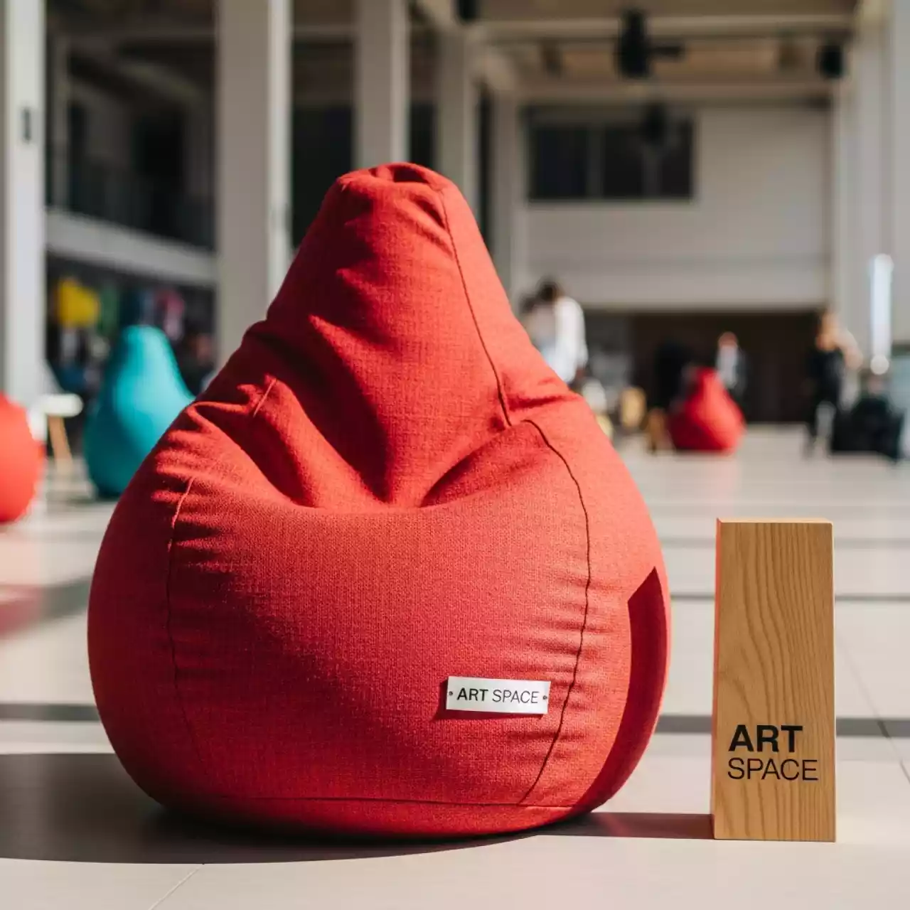 Аренда Кресло мешок Груша красный в Radisson Blu Resort & Congress Centre — ART SPACE