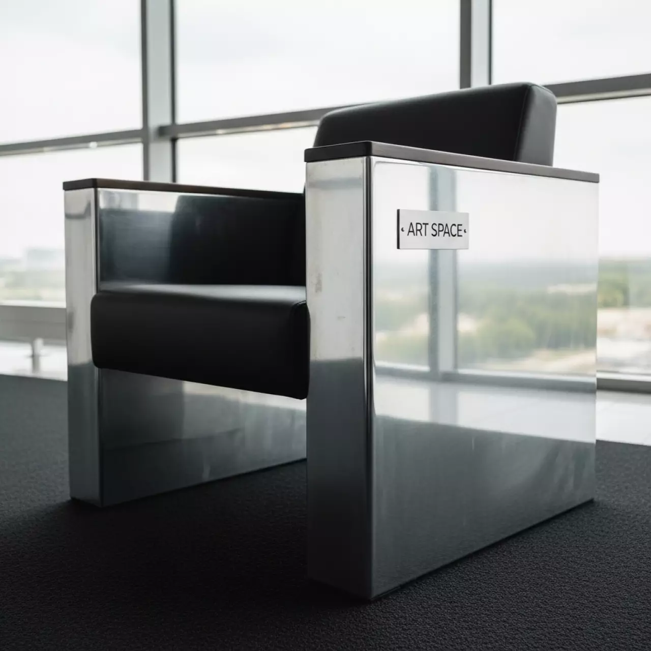 Аренда Кресло металлическое Athena в Sport Inn Hotel & Wellness — ART SPACE