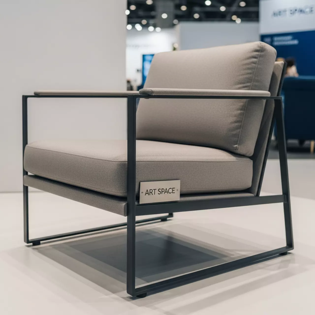 Аренда Кресло металлическое Makena с подушкой в этно-парке «Моя Россия» — ART SPACE