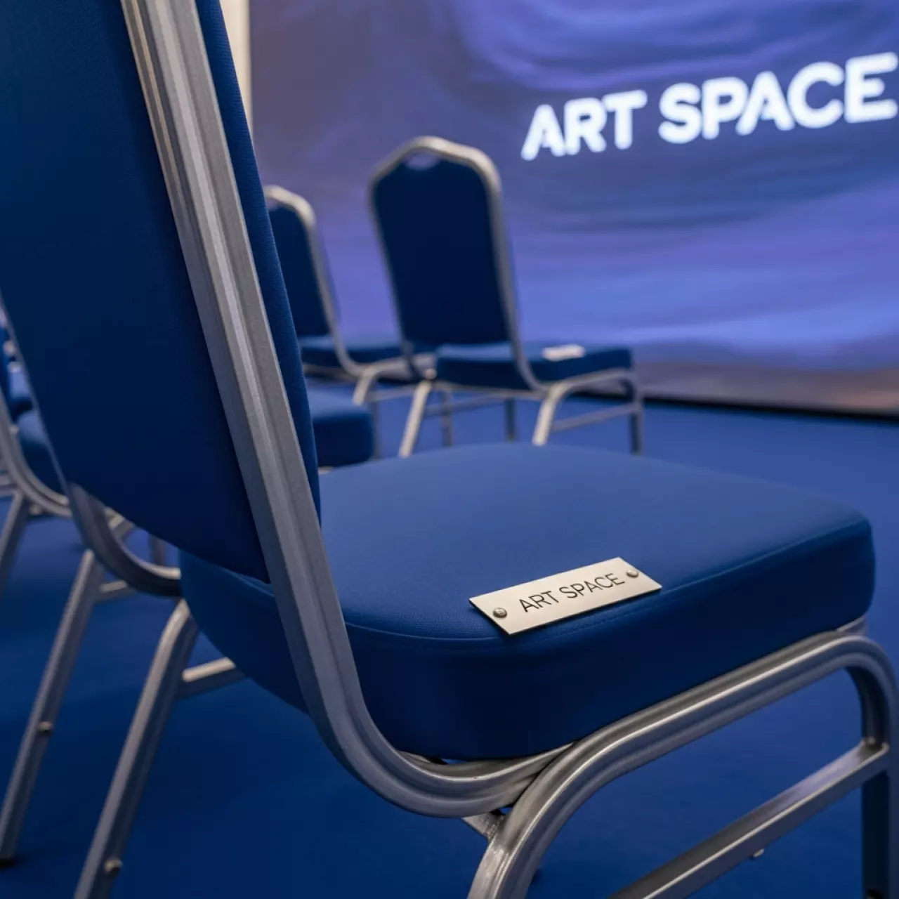 Аренда Кресло металлическое с обивкой Kyo в City Park Hotel Sochi — ART SPACE