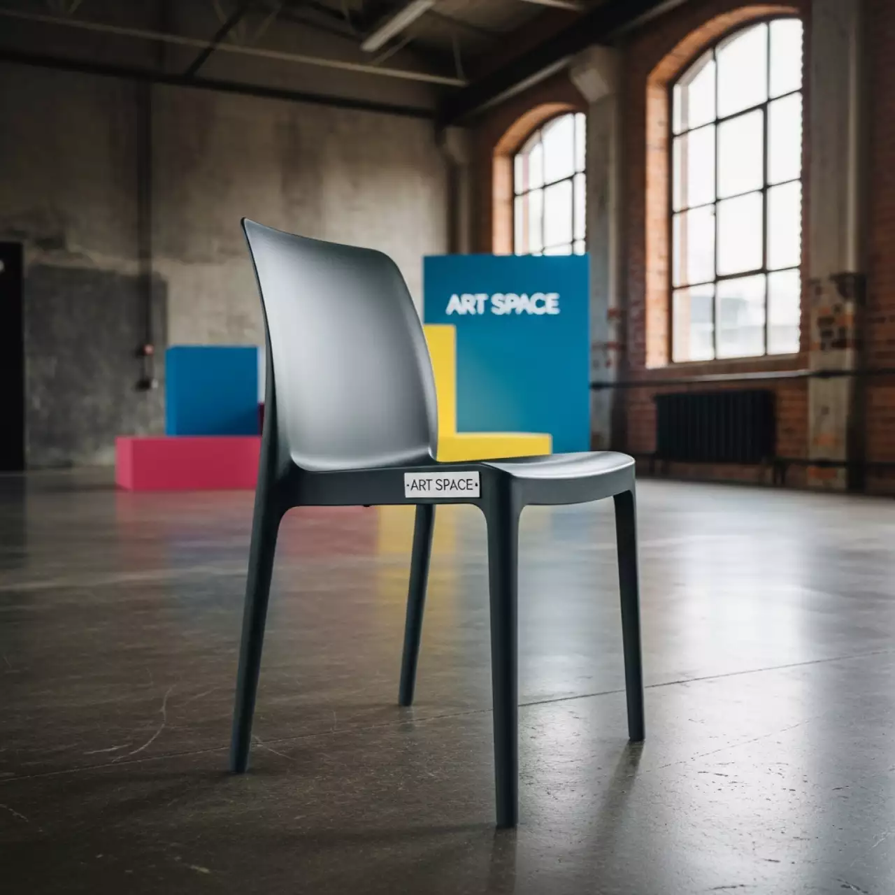 Аренда Кресло Natural Lady B пластиковое в МФК «Горный» — ART SPACE