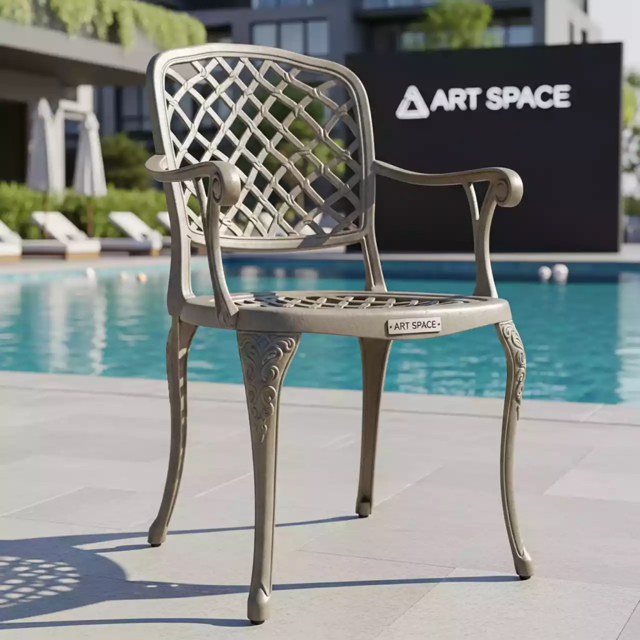 Аренда Кресло обеденное Royal Family Wilhelm из литого алюминия в пляжном комплексе VinoGrad — ART SPACE