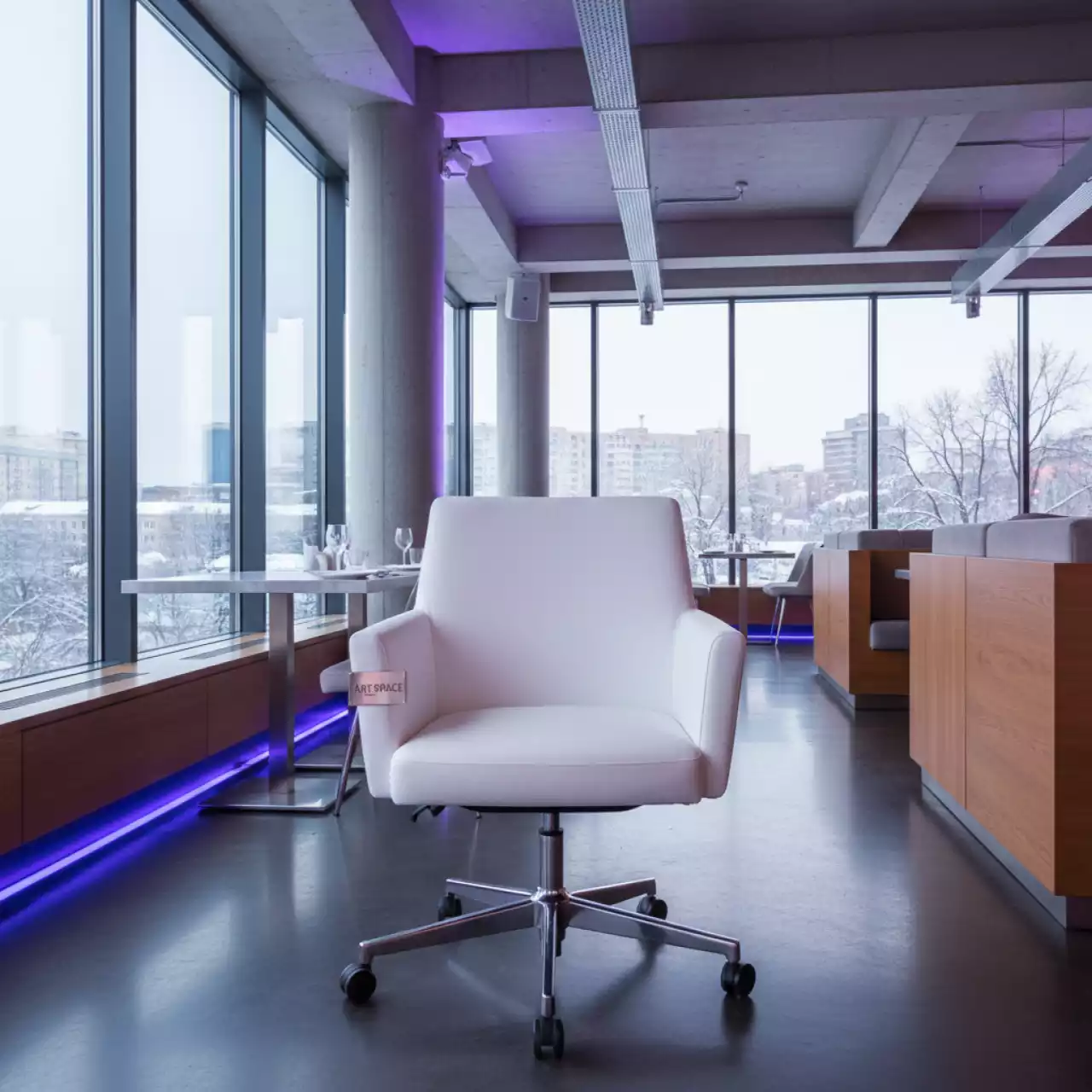 Аренда Кресло офисное LIBRA NL экокожа белое в ресторане «Высота 5642» — ART SPACE