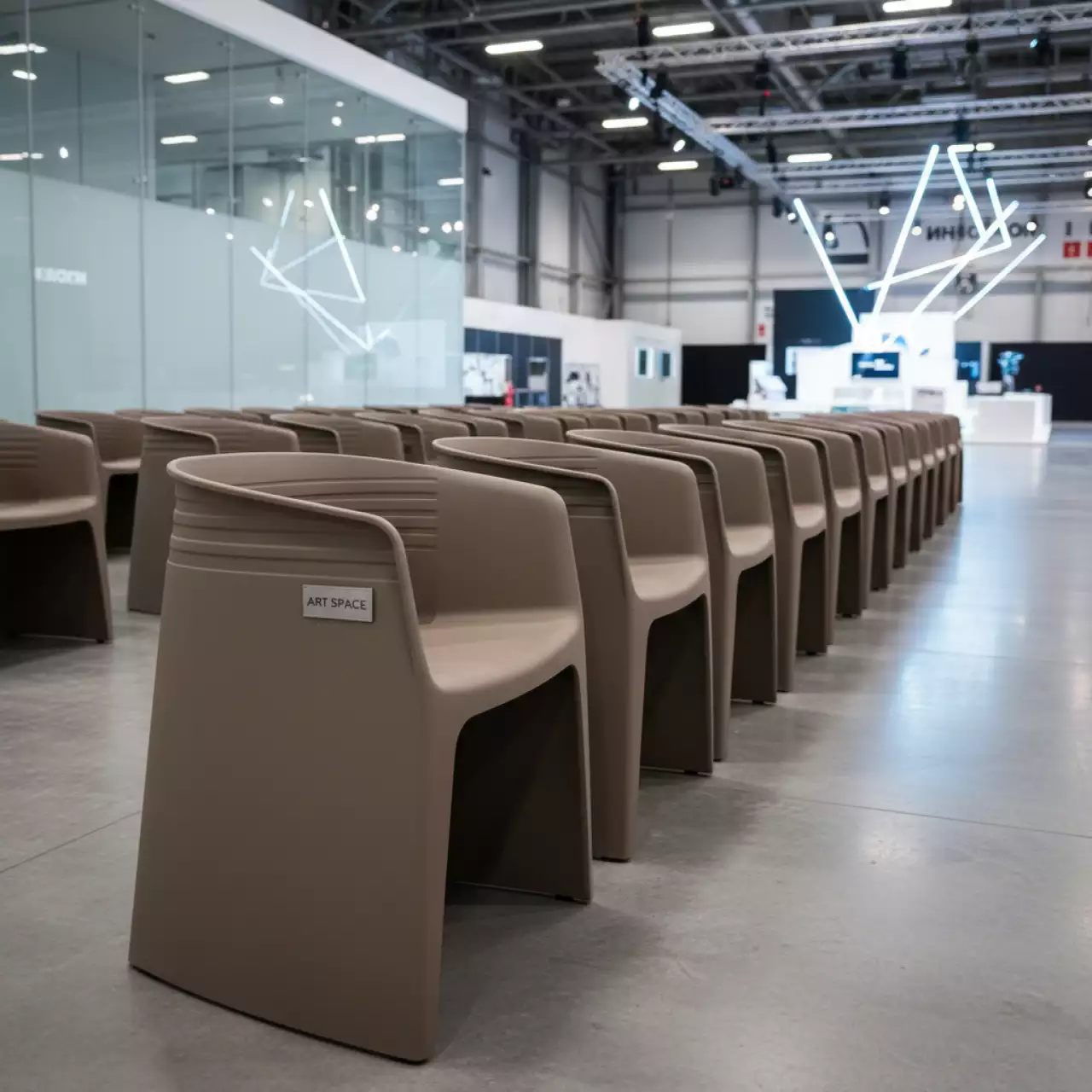 Аренда Кресло пластиковое Costa тортора в Red Arena — ART SPACE