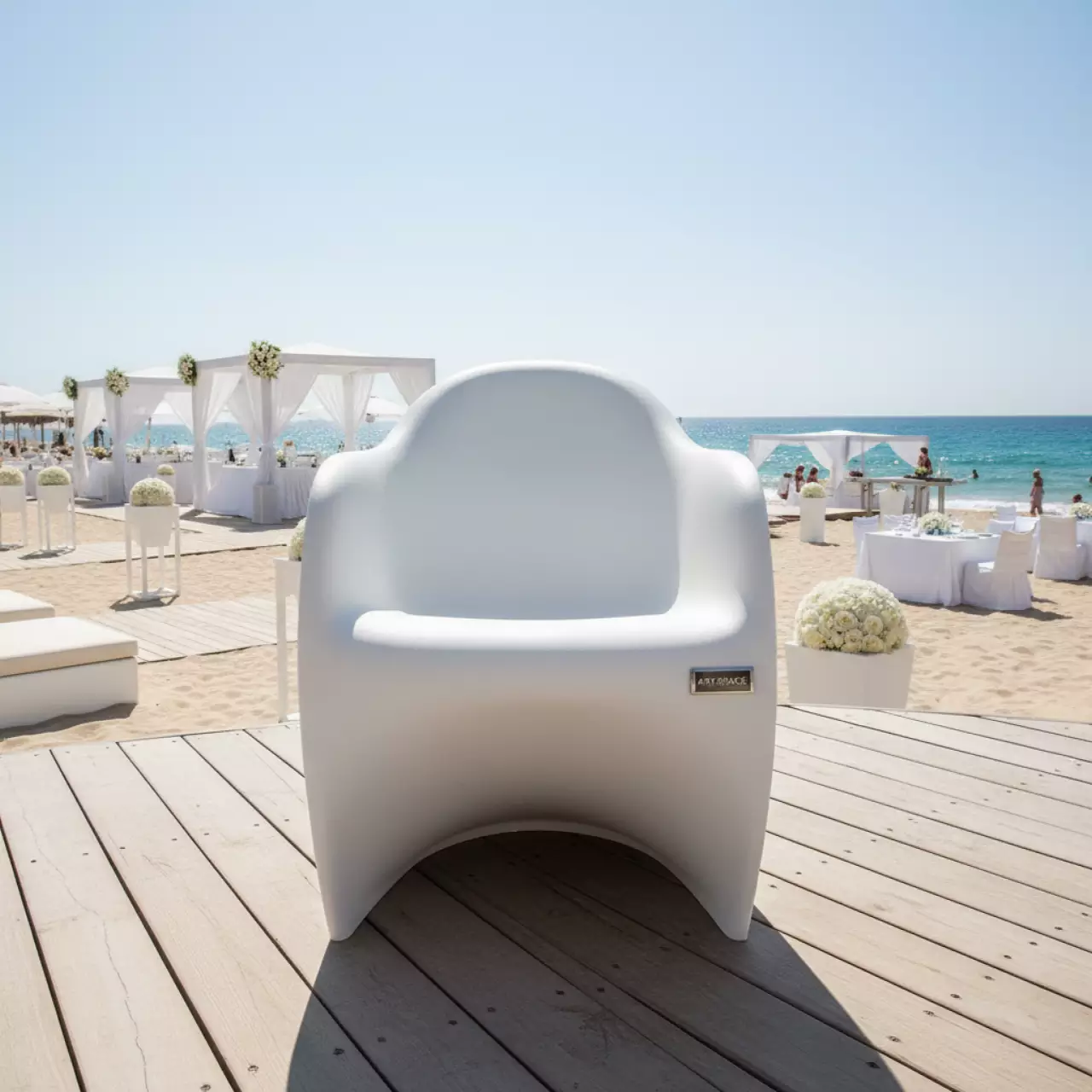 Аренда Кресло пластиковое Opera K на пляже «Мандарин» — ART SPACE