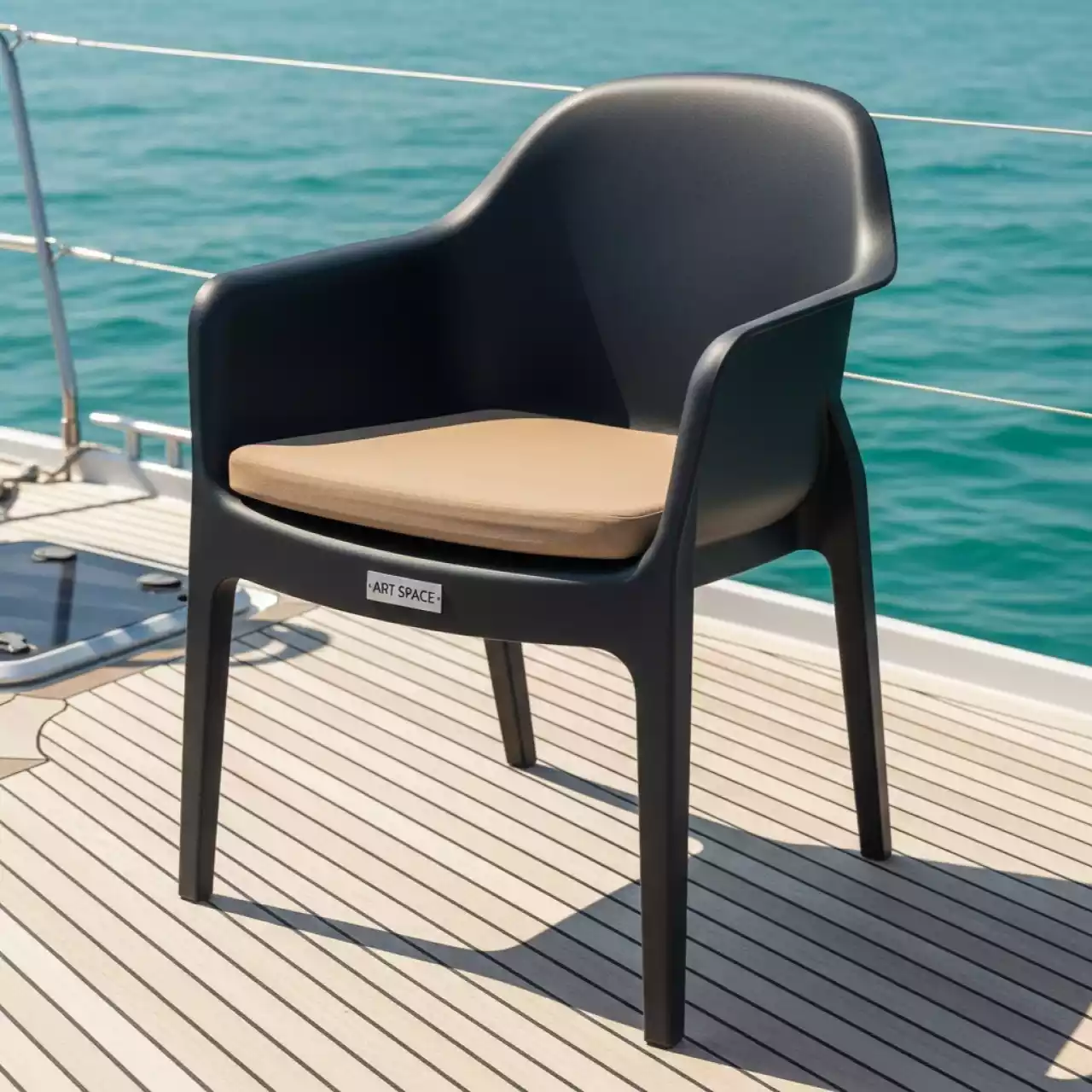 Аренда Кресло пластиковое Portofino с подушкой черного и бежевого цвета на парусной регате (Сочи) — ART SPACE