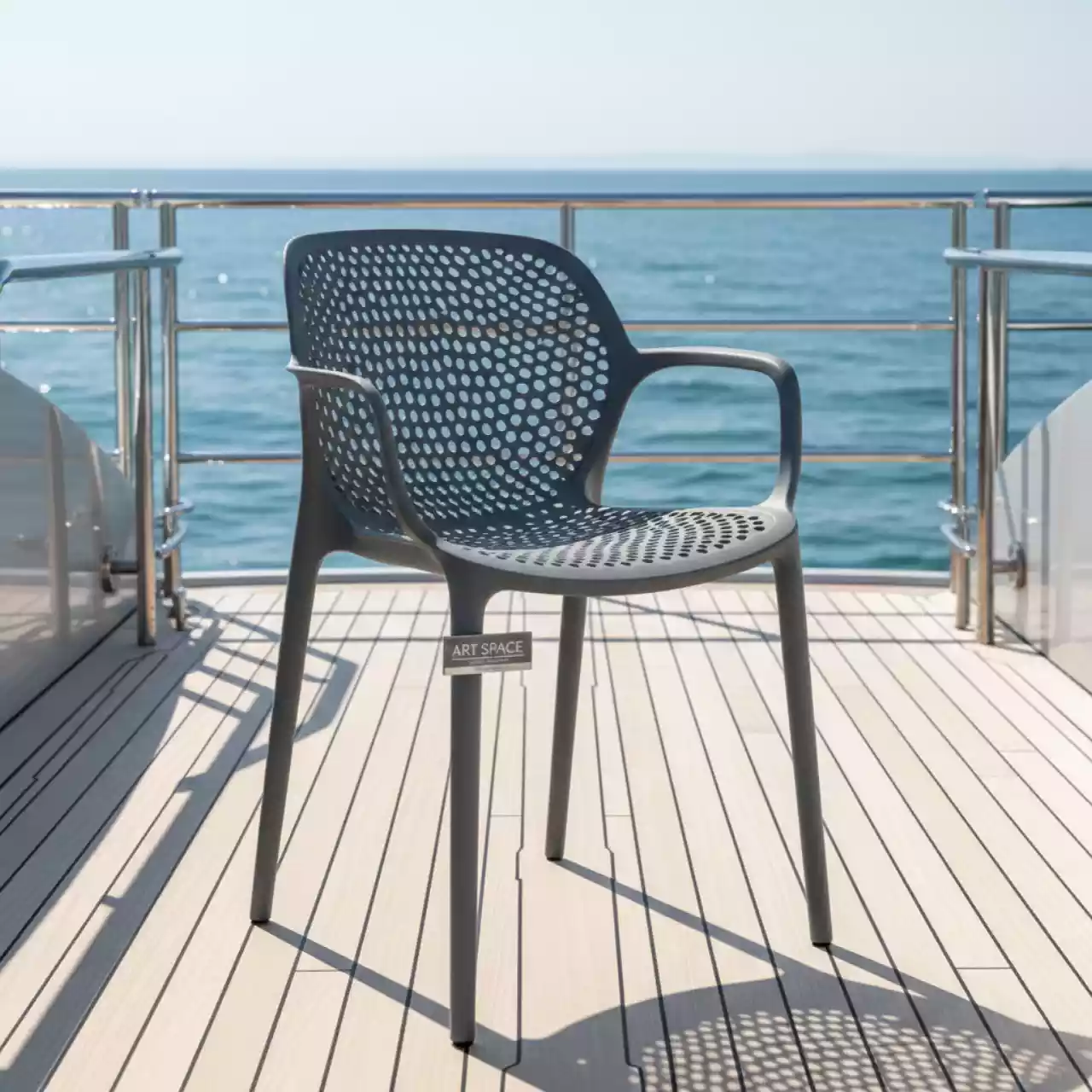 Аренда Кресло пластиковое Remind RG серое на VIP-яхте (Имеретинский порт) — ART SPACE