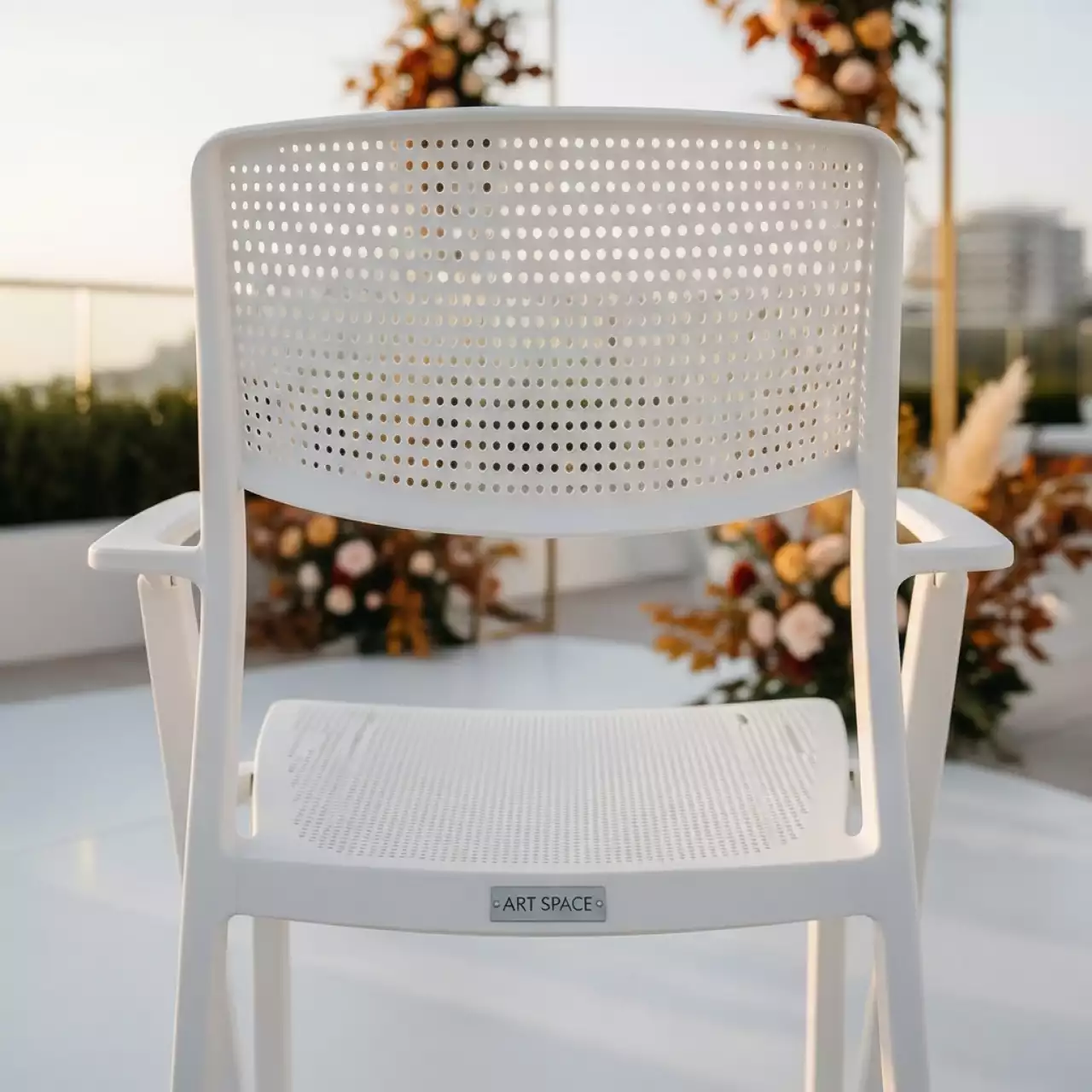 Аренда Кресло пластиковое складное Darsena белый в Mercure Сочи Центр — ART SPACE