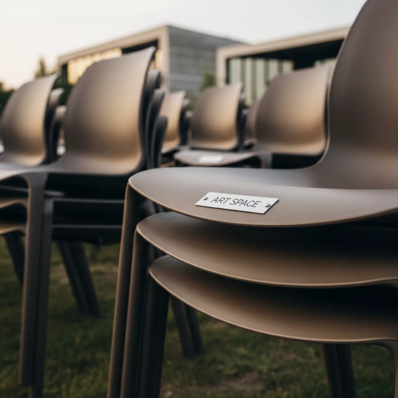 Аренда Кресло пластиковое тортора Riva в банкетном зале «Дельфин» — ART SPACE