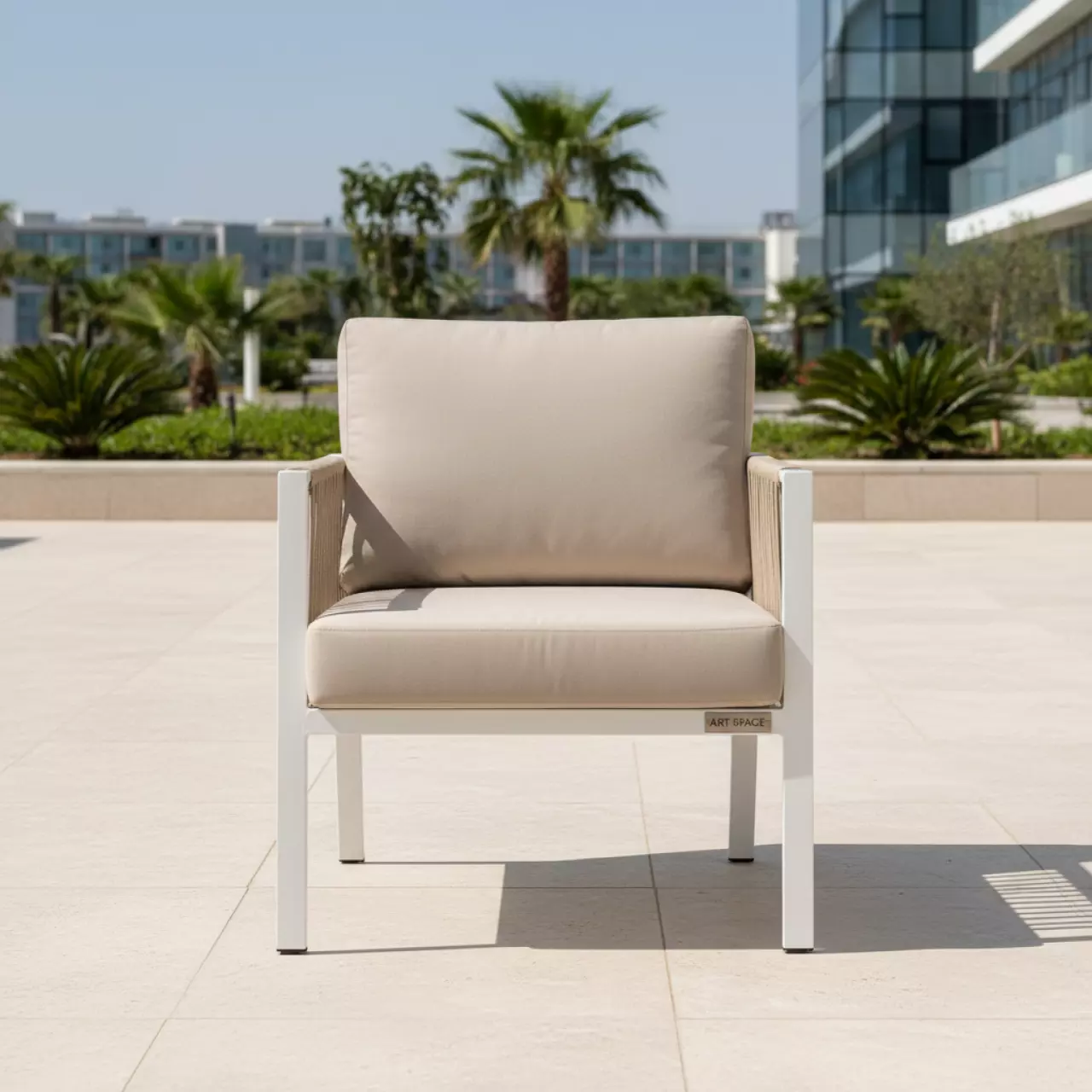 Аренда Кресло плетеное из роупа Касабланка каркас алюминий белый роуп бежевый ткань бежевая в City Park Hotel Sochi — ART SPACE