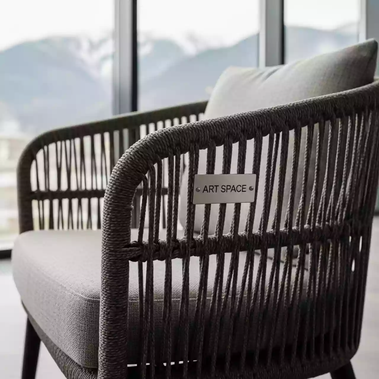 Аренда Кресло плетеное Lisa Filo Nest с подушкой в Поляна 1389 Отель и Спа — ART SPACE